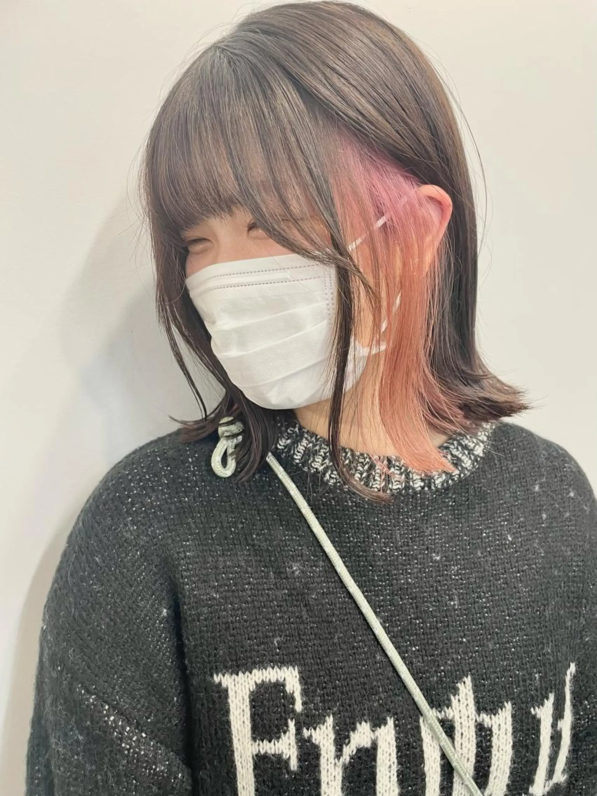 ミディアム カラー 切りっぱなしボブ ミディアムパーマ ボブ 斜めバング レイヤーカット 髪質改善 中川　翔のヘアスタイル