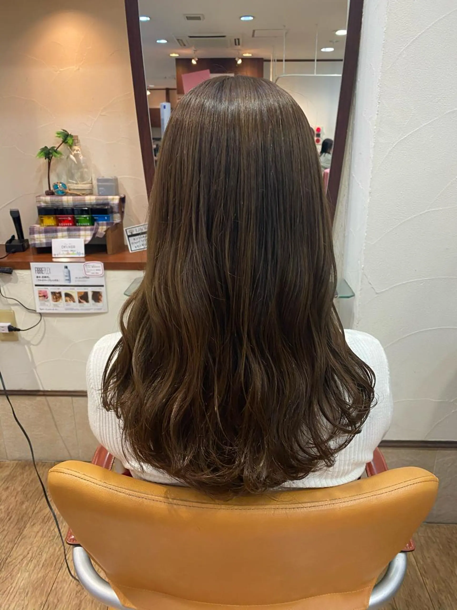 ロング カラー ブラウンカラー オリーブブラウン サプリームヘア 飯田みち瑠のヘアスタイル