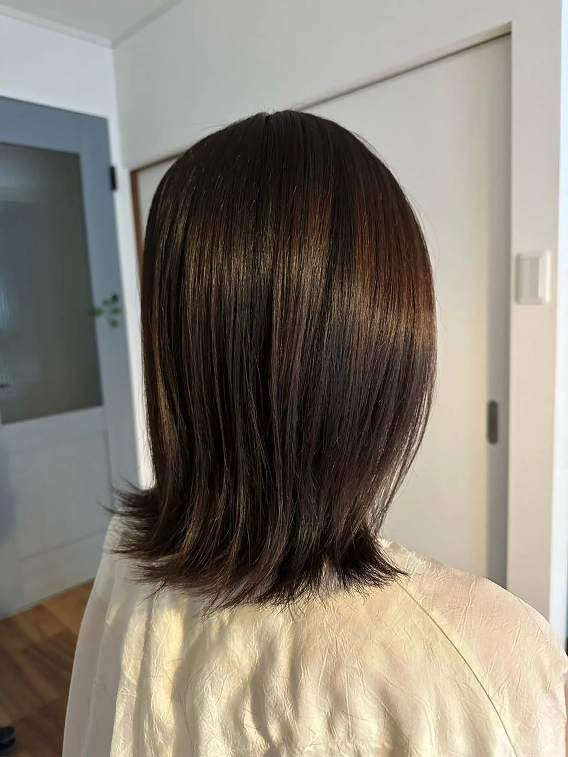 ミディアム 神田 桃菜のヘアスタイル