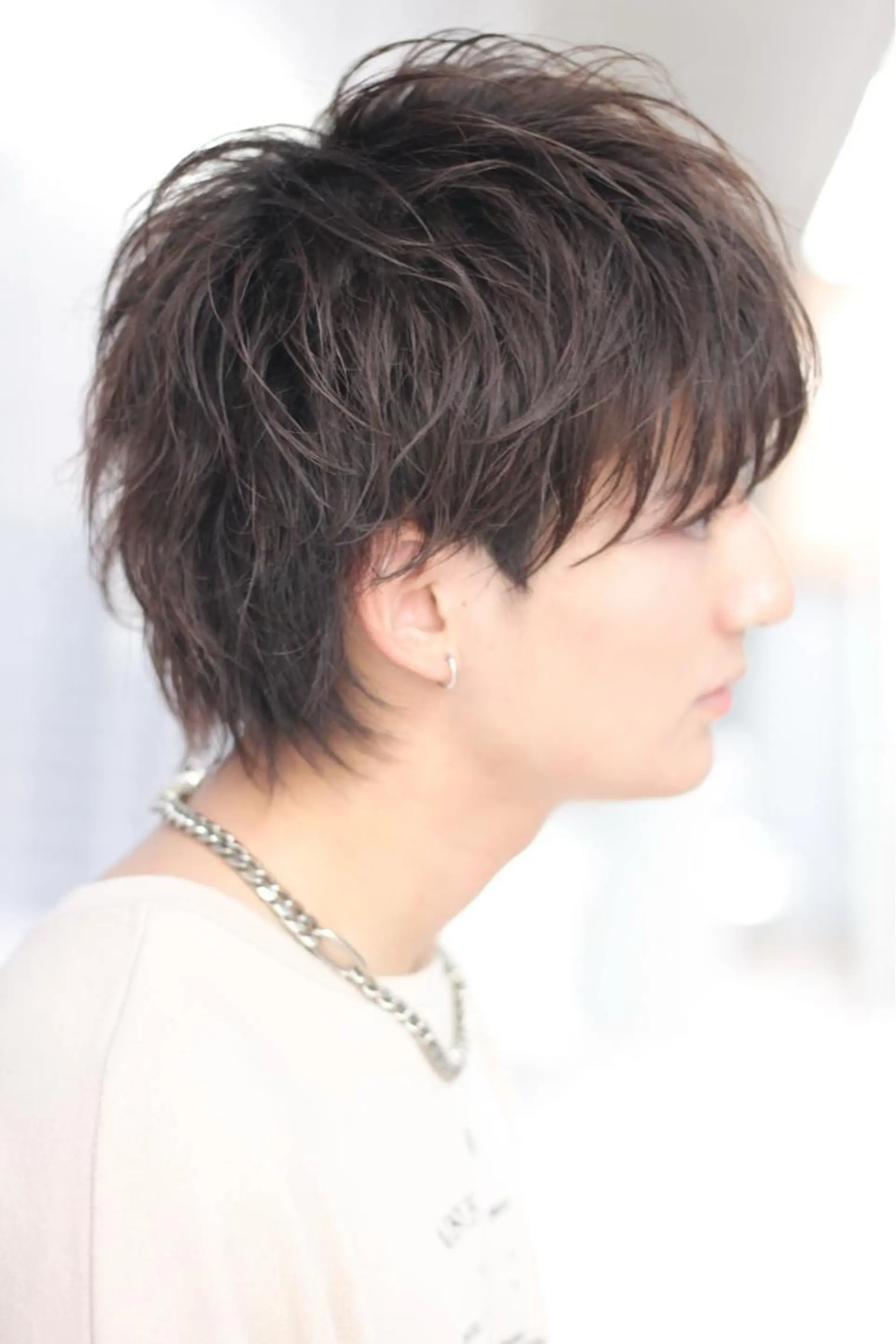 ミディアム カラー パーマ メンズ マッシュウルフ マッシュ メンズウルフカット 伸ばしかけ ウルフカット カット coo et fuu所属・根津、表参道2店舗 店長　内見 加瑞磨のヘアスタイル