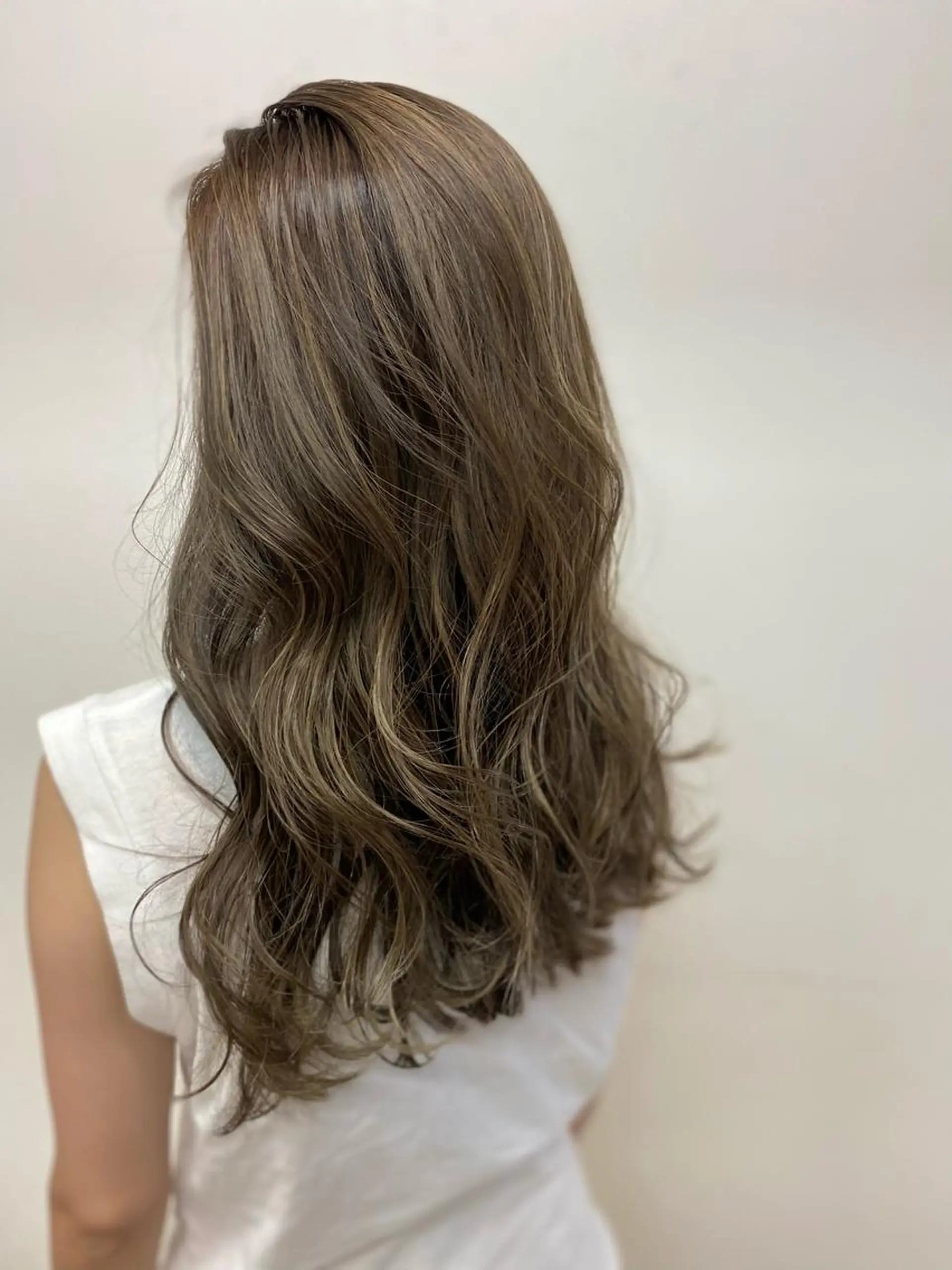 ロング カラー カット ヘアカラー トリートメント AKI💛 すみれのマツエク・マツパデザイン