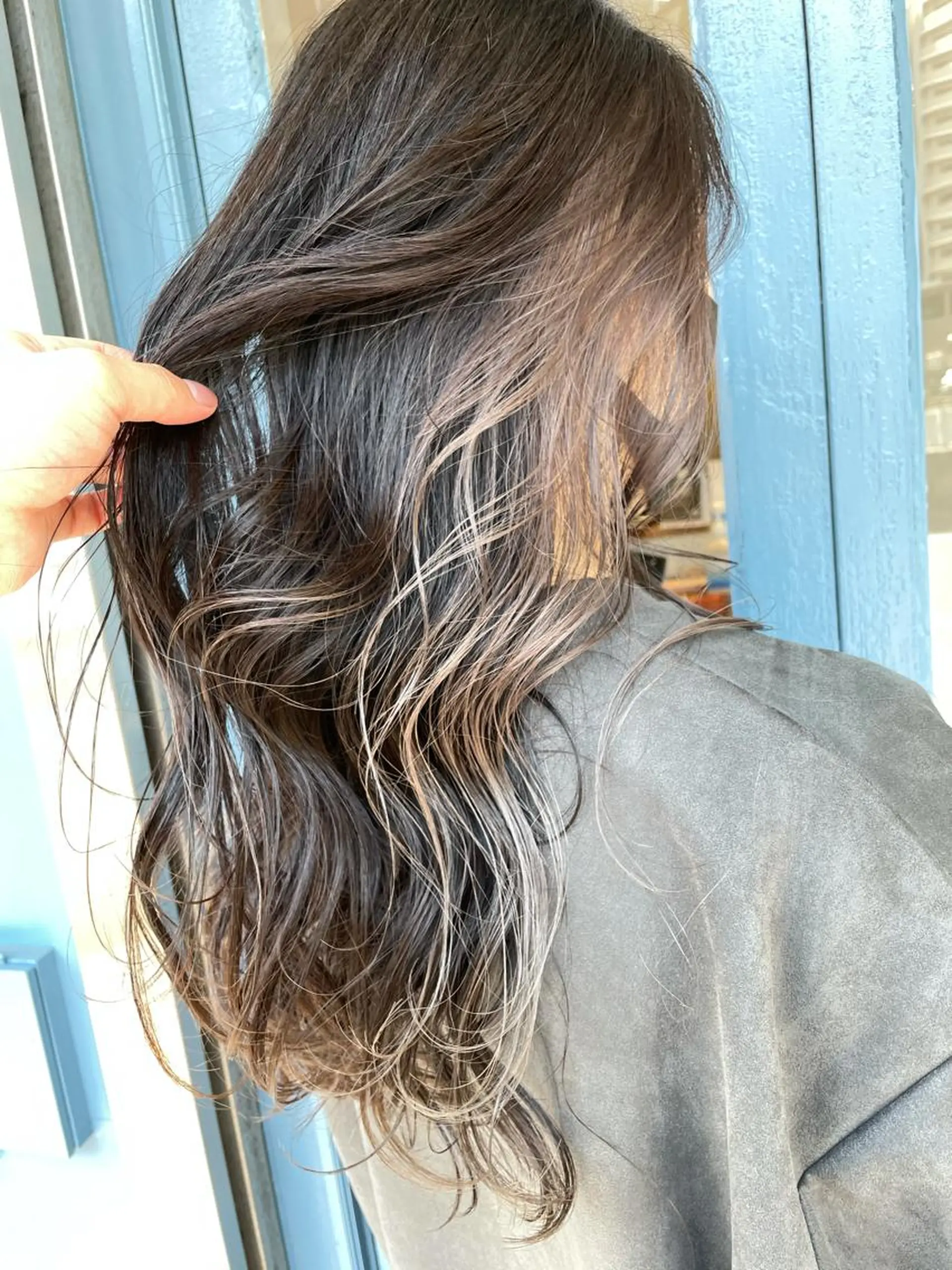 ロング ブリーチ毛矯正.髪質 改善.髪にドラマをのヘアスタイル