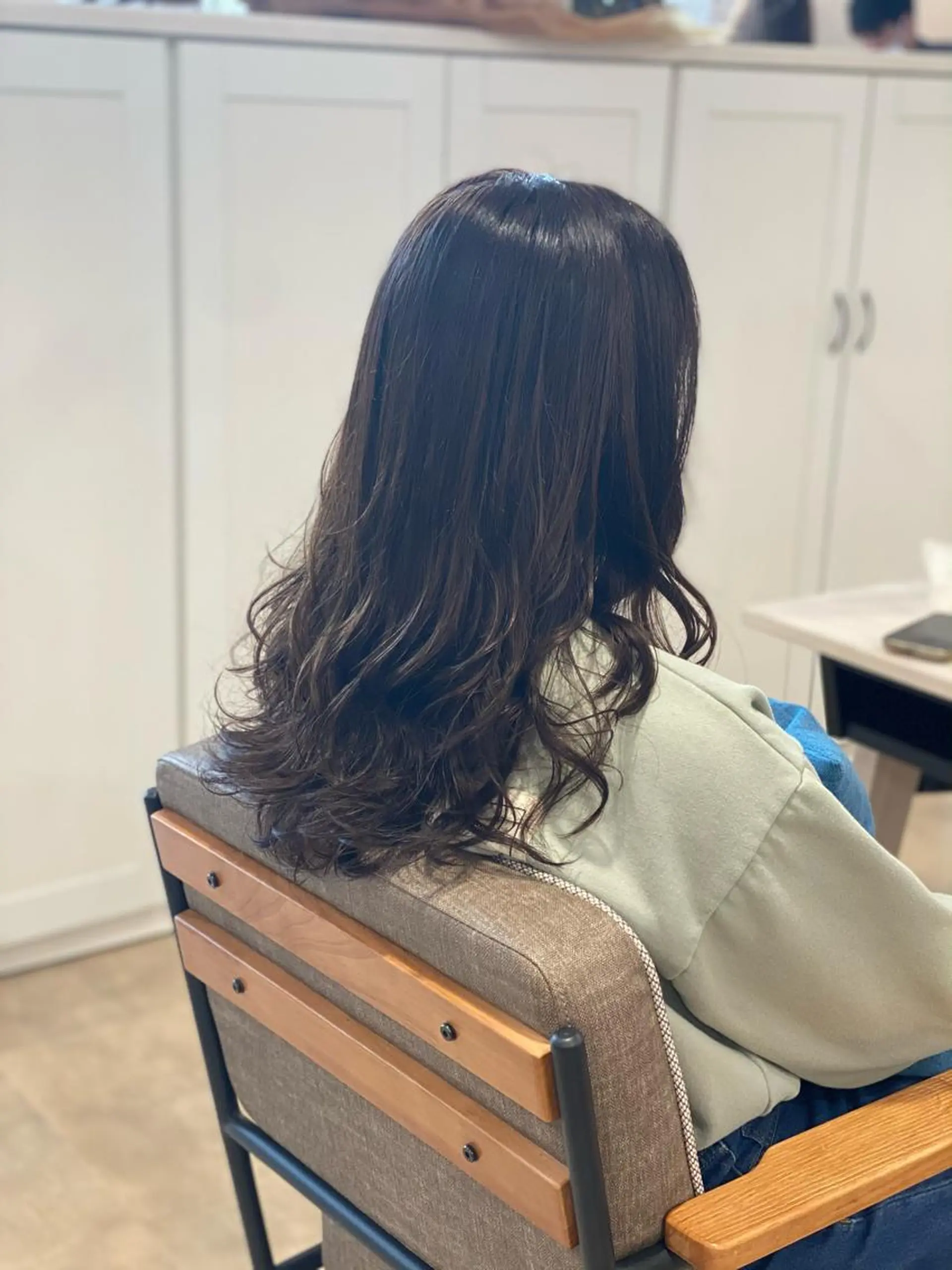 ロング パーマ デジタルパーマ カット パーマ トリートメント AngeBay.NaHa所属・饒平名 知也のヘアスタイル