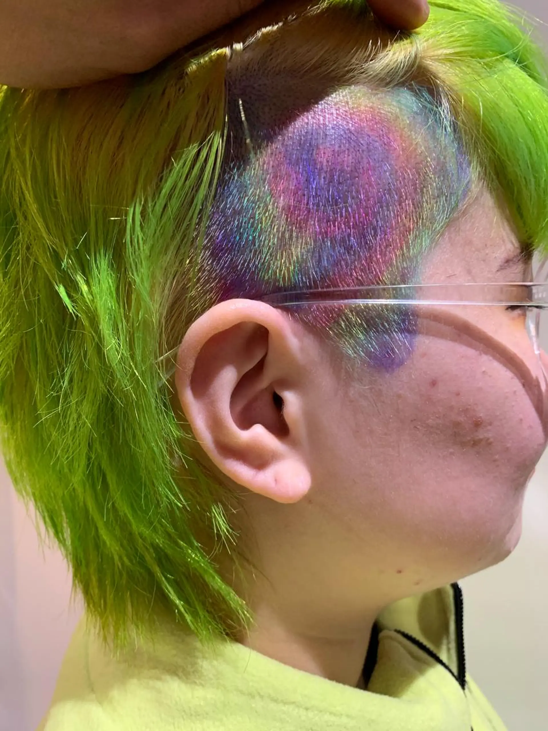 ショート カラー メンズ 刈り上げ デザインカラー カット ヘアカラー ウルフ、レイヤー 、メンズカットSHOのヘアスタイル