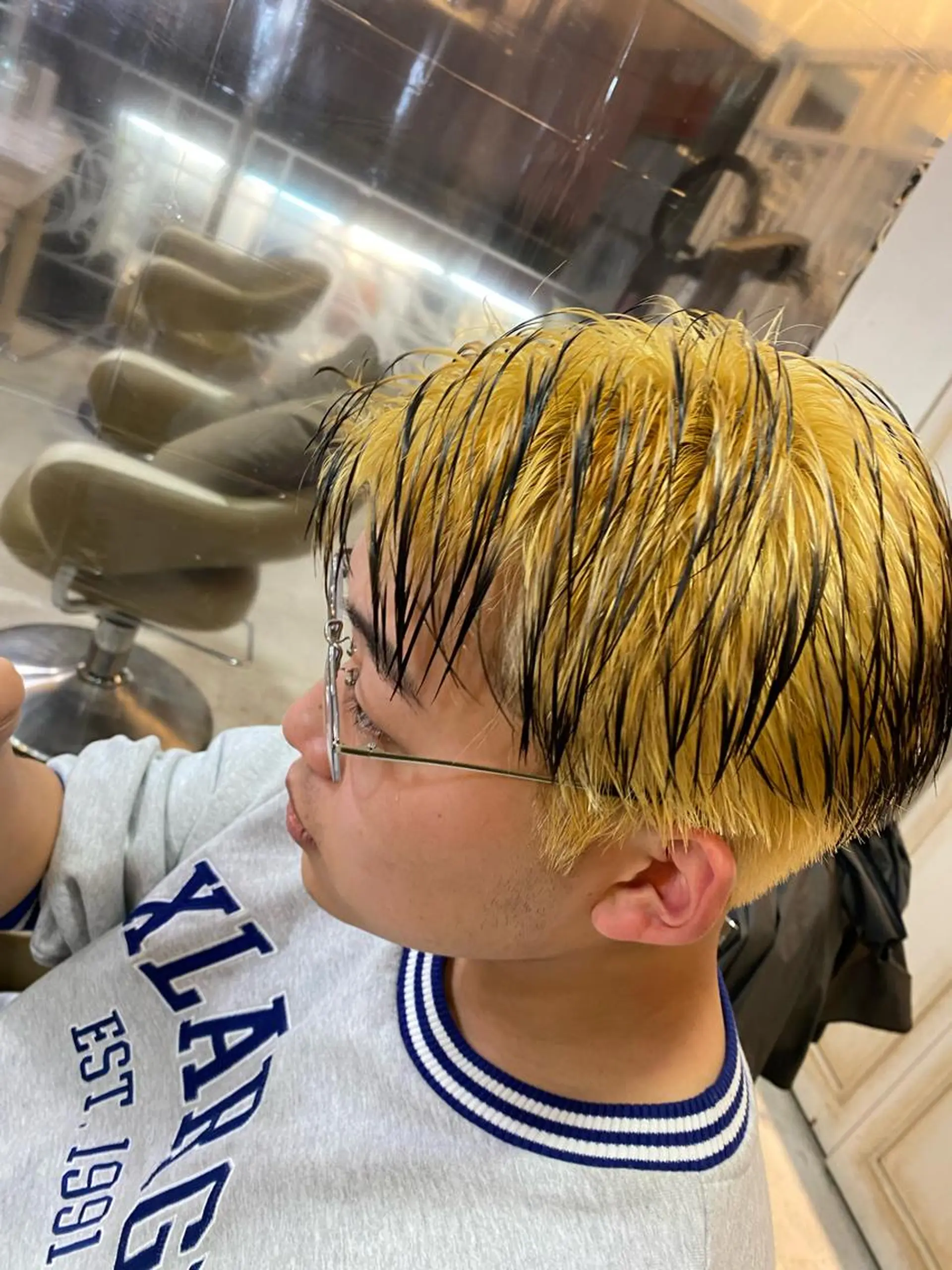 カラー メンズ ヘアカラー 似合わせパーマ 渡辺尚暉のヘアスタイル