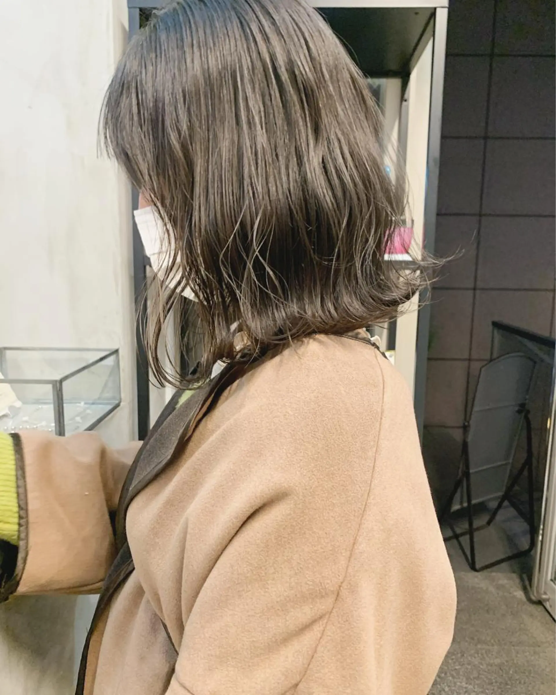 ミディアム カラー ハイトーンボブ 前田 表参道　グレージュのヘアスタイル