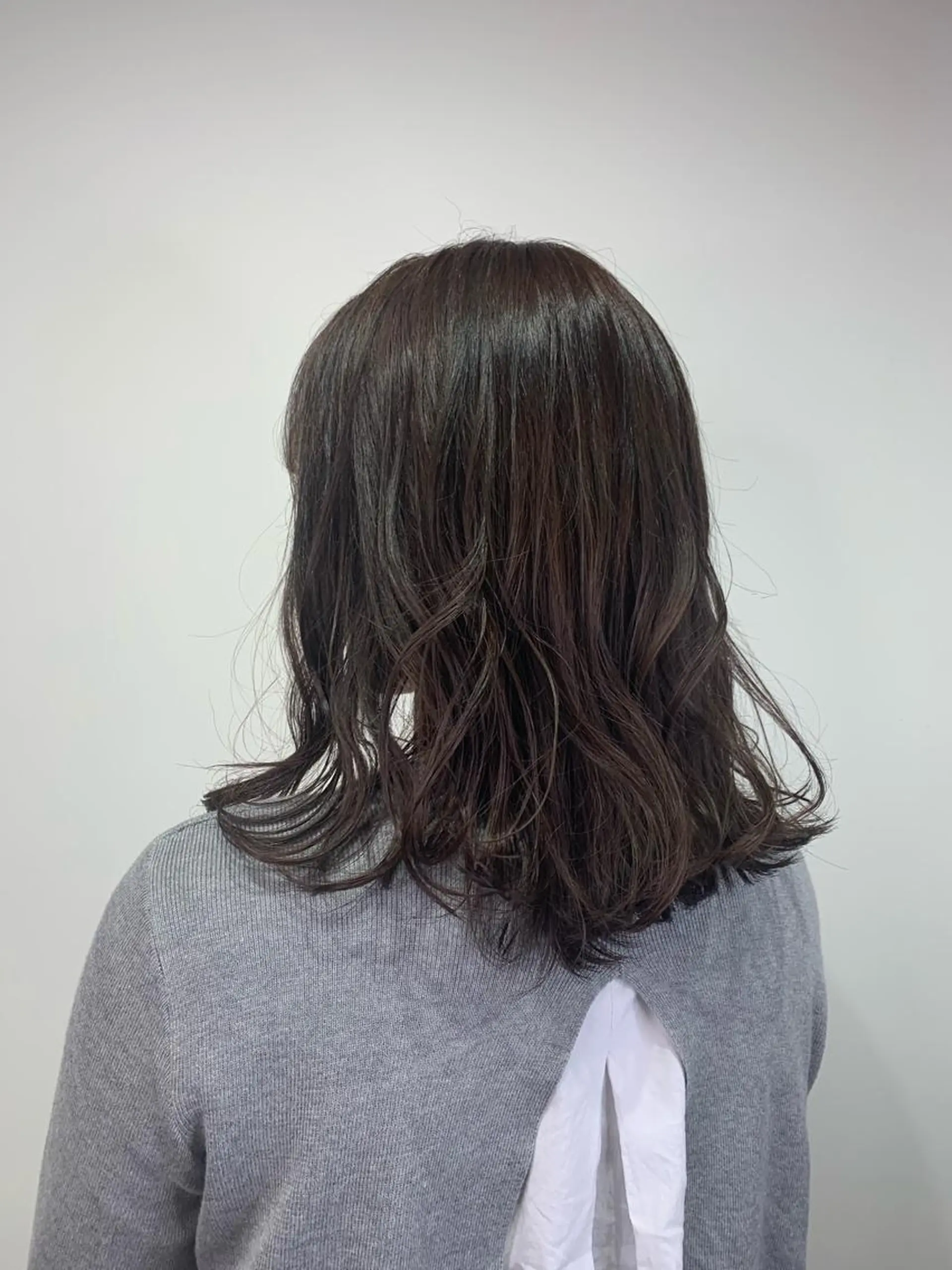 カラー イズミ ナナコのヘアスタイル