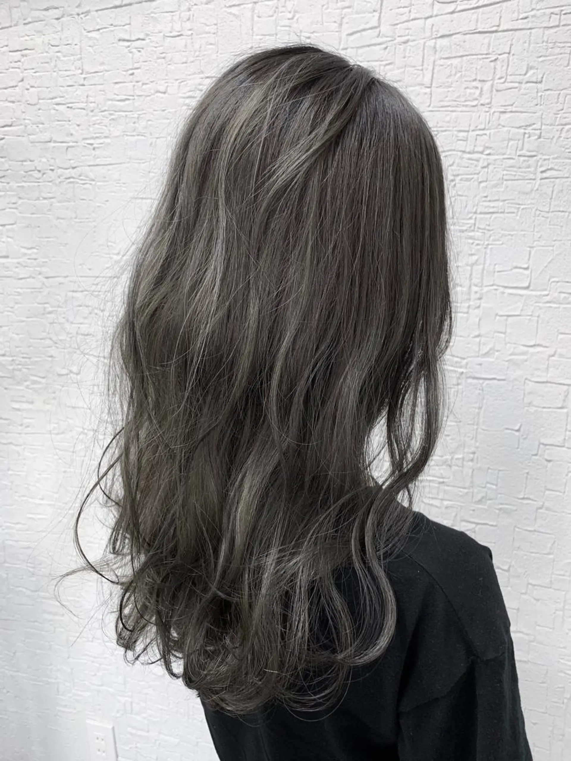 ロング ヘアカラー 須佐 勝也のヘアスタイル