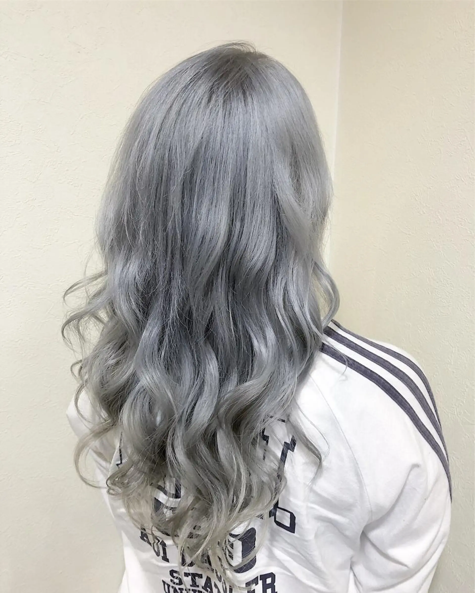 ロング アッシュ ヤマグチ ヒカルのヘアスタイル