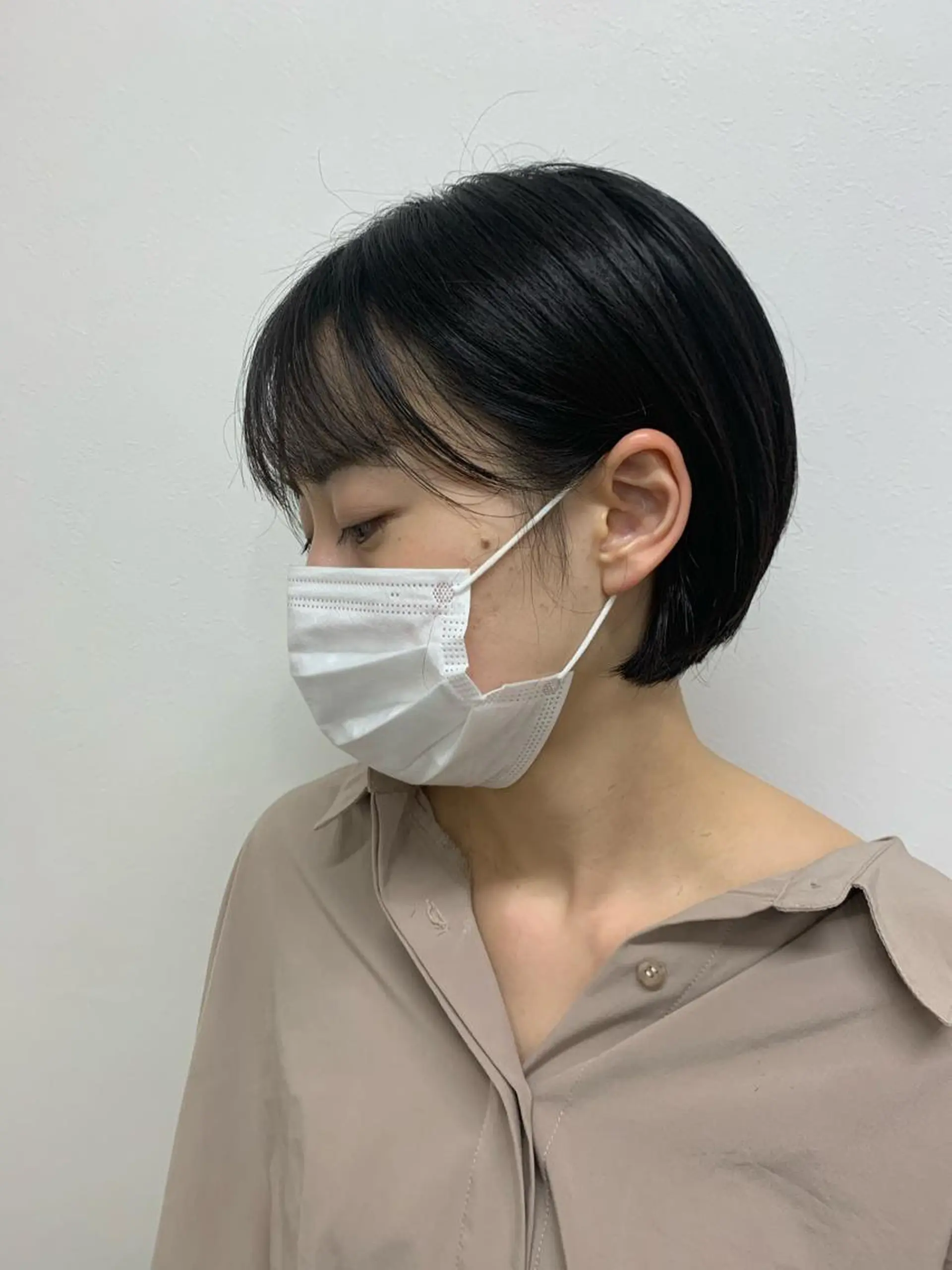 ショート カット 肌に馴染む暗髪 梅田・増田のヘアスタイル