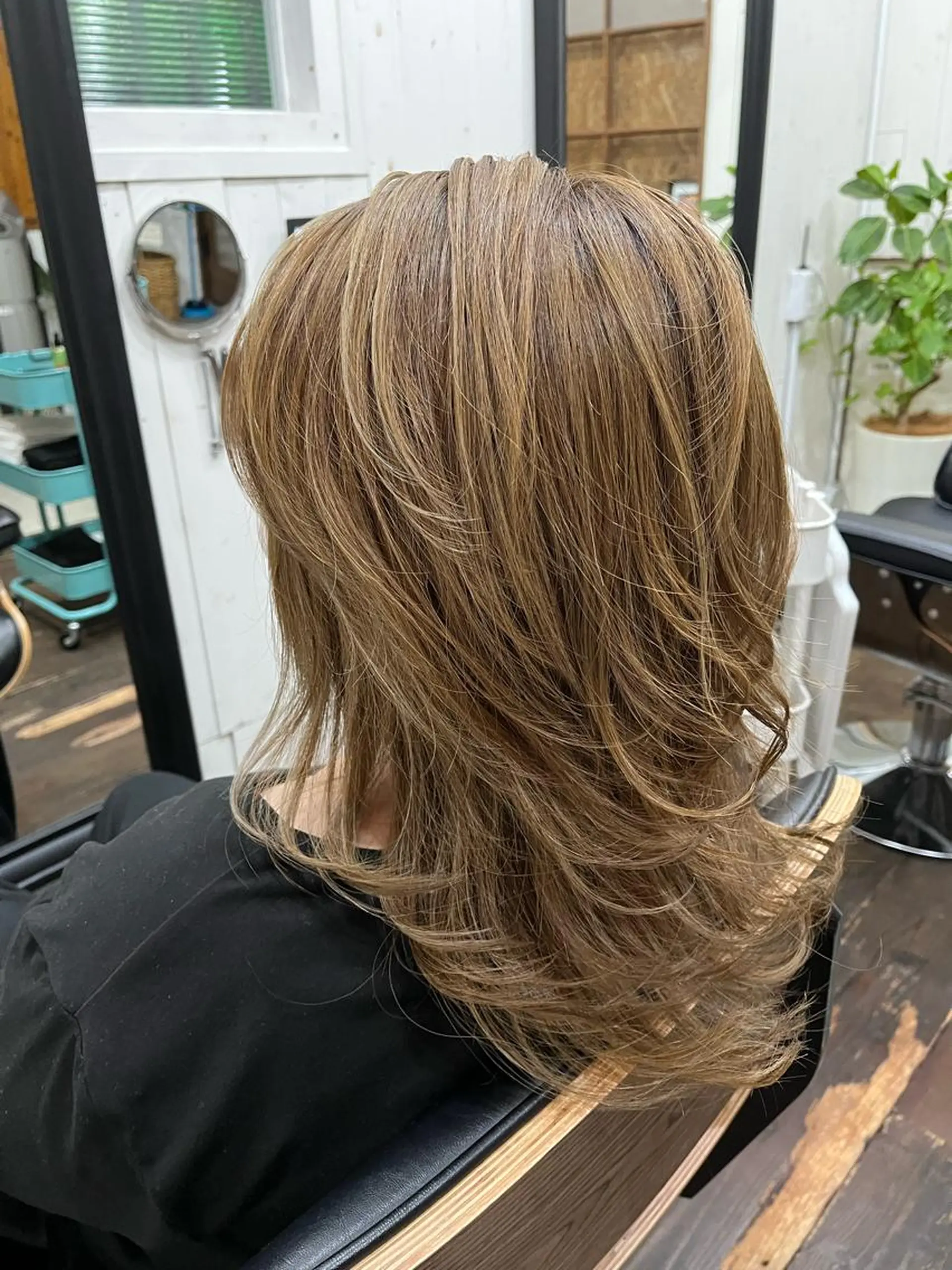 ミディアム 紙屋 隼人のヘアスタイル