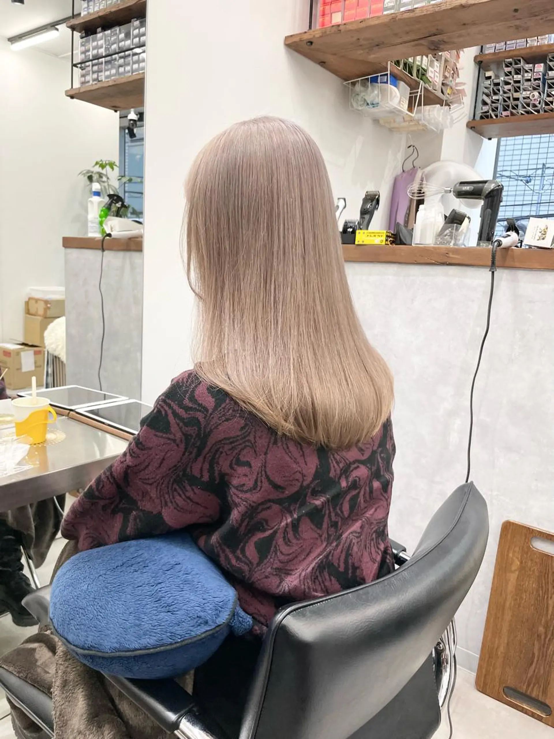 ミディアム カラー ベージュカラー ホワイトベージュ ヘアカラー 湯田実津希🤎 ﾐﾙｸﾃｨ専門のヘアスタイル