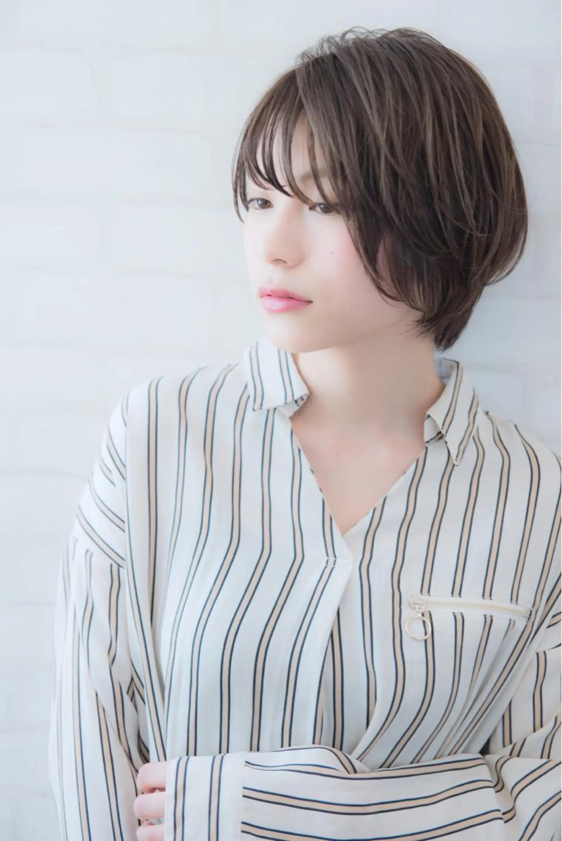 ショート カラー モテ前髪 タゴメ シンヤのヘアスタイル