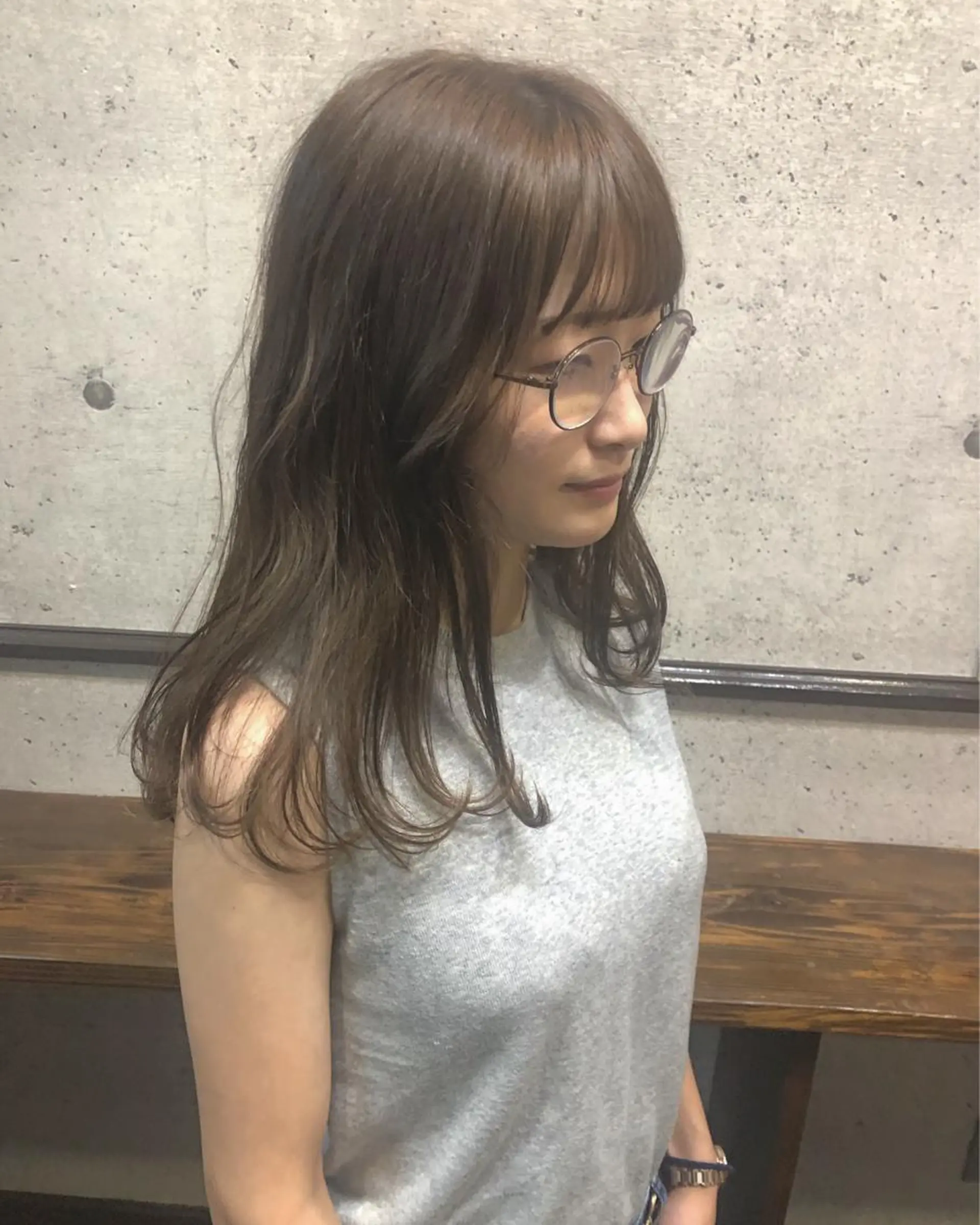 セミロング カラー ブリーチ ブリーチなしカラー カット ヘアカラー 江原 彩華のヘアスタイル