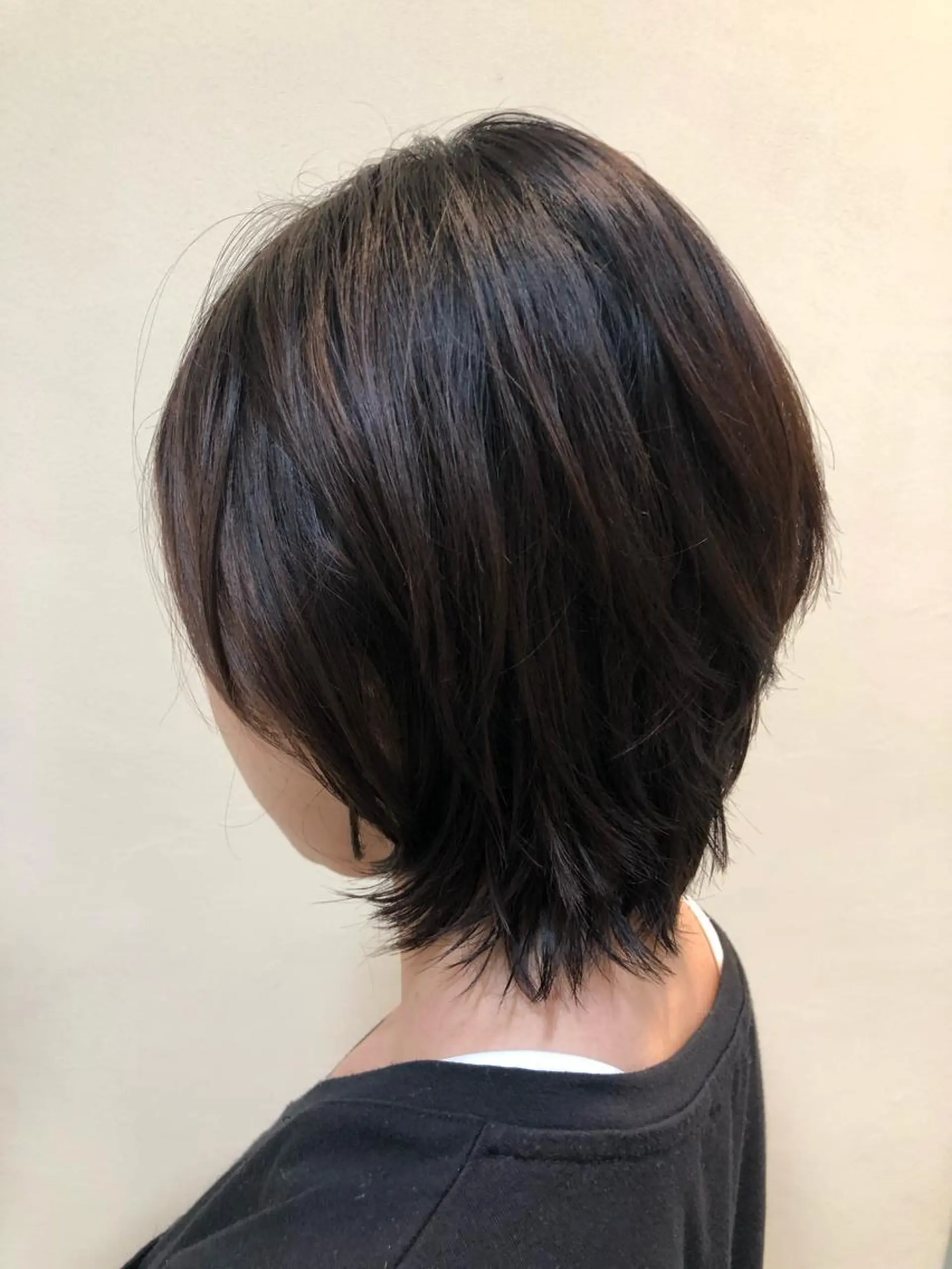 ショート レイヤーカット ウルフカット 赤星 さえのヘアスタイル