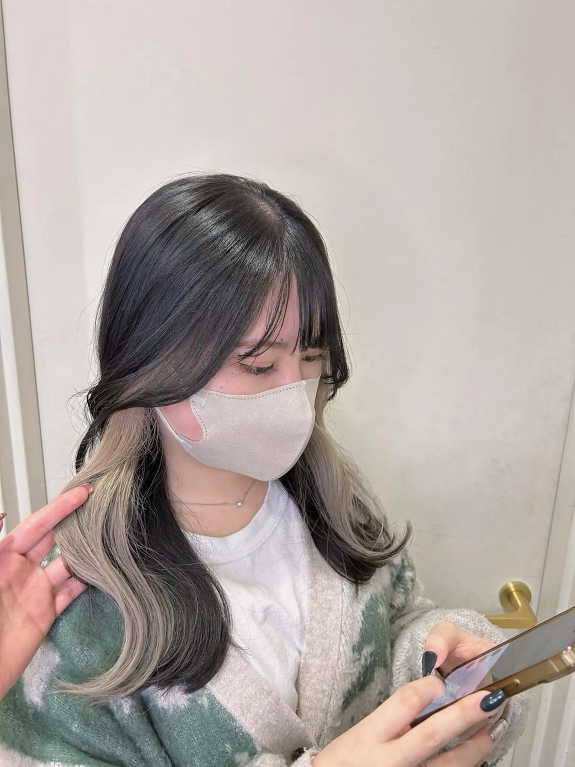 セミロング 透明感カラー NAN AMI グレージュのヘアスタイル