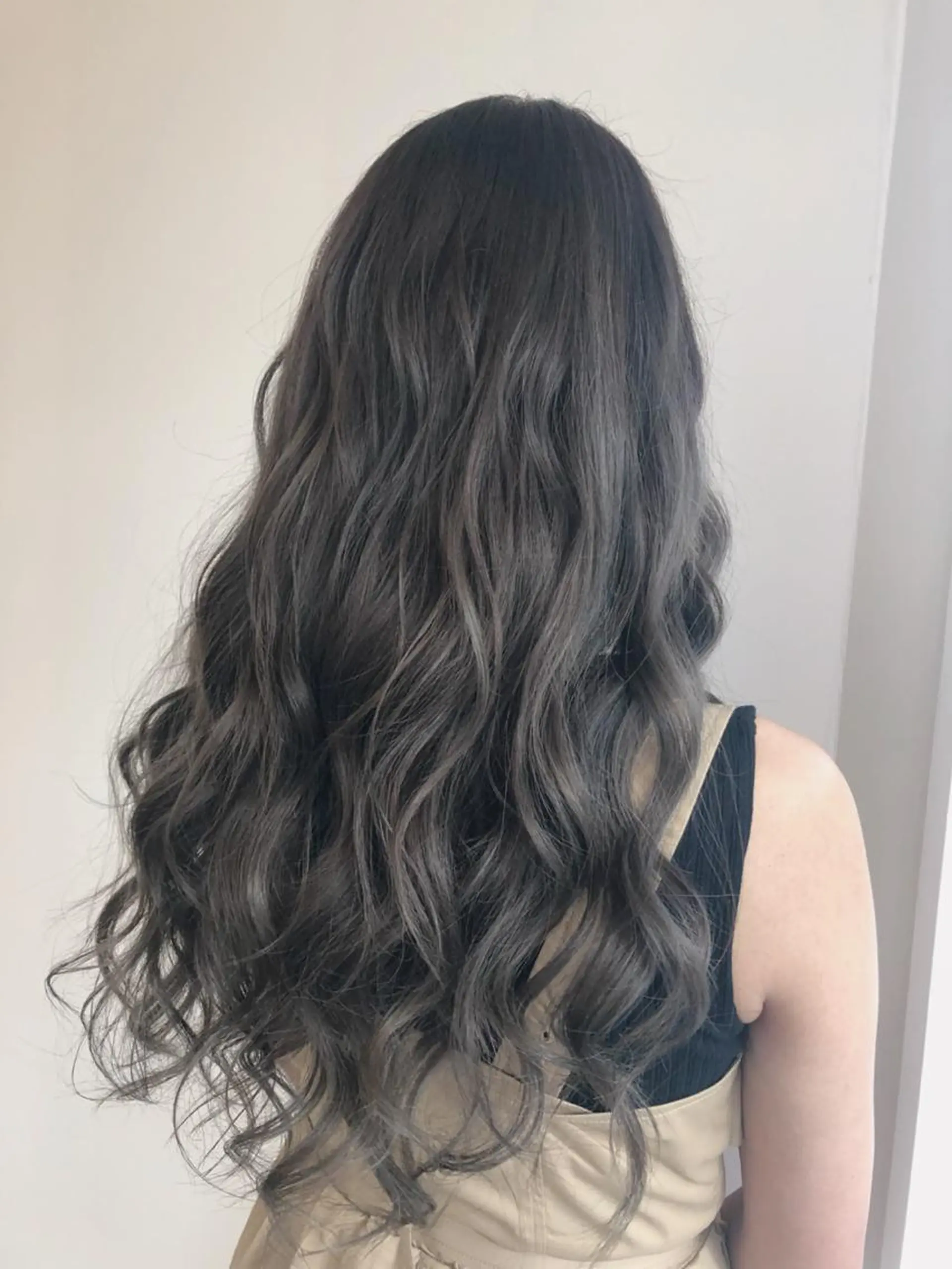 ロング ハイライト ヘアカラー Rina  のヘアスタイル