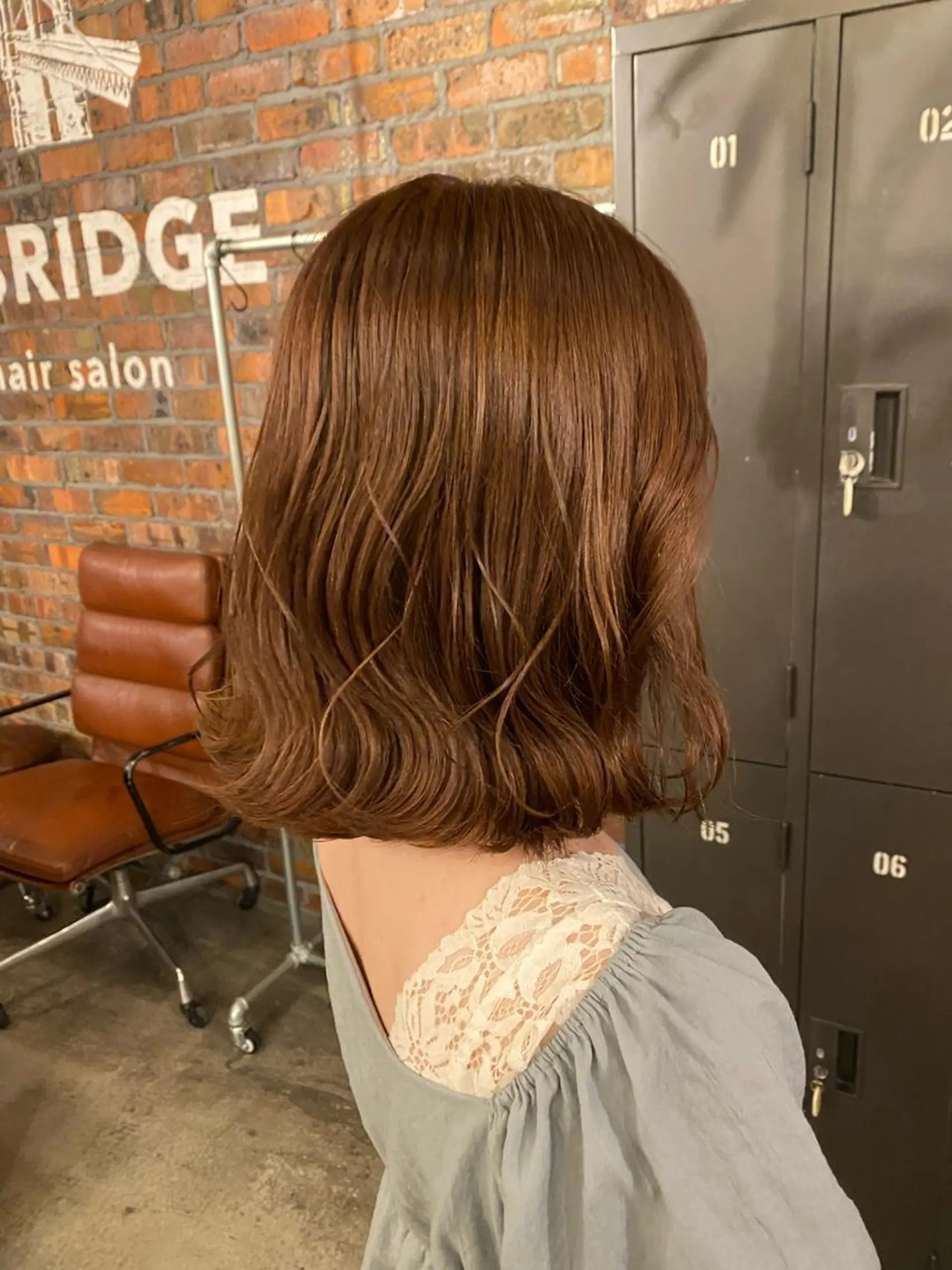 ミディアム カラー ベージュカラー ブリーチ 透明感カラー the BRIDGE 加藤みのりのヘアスタイル