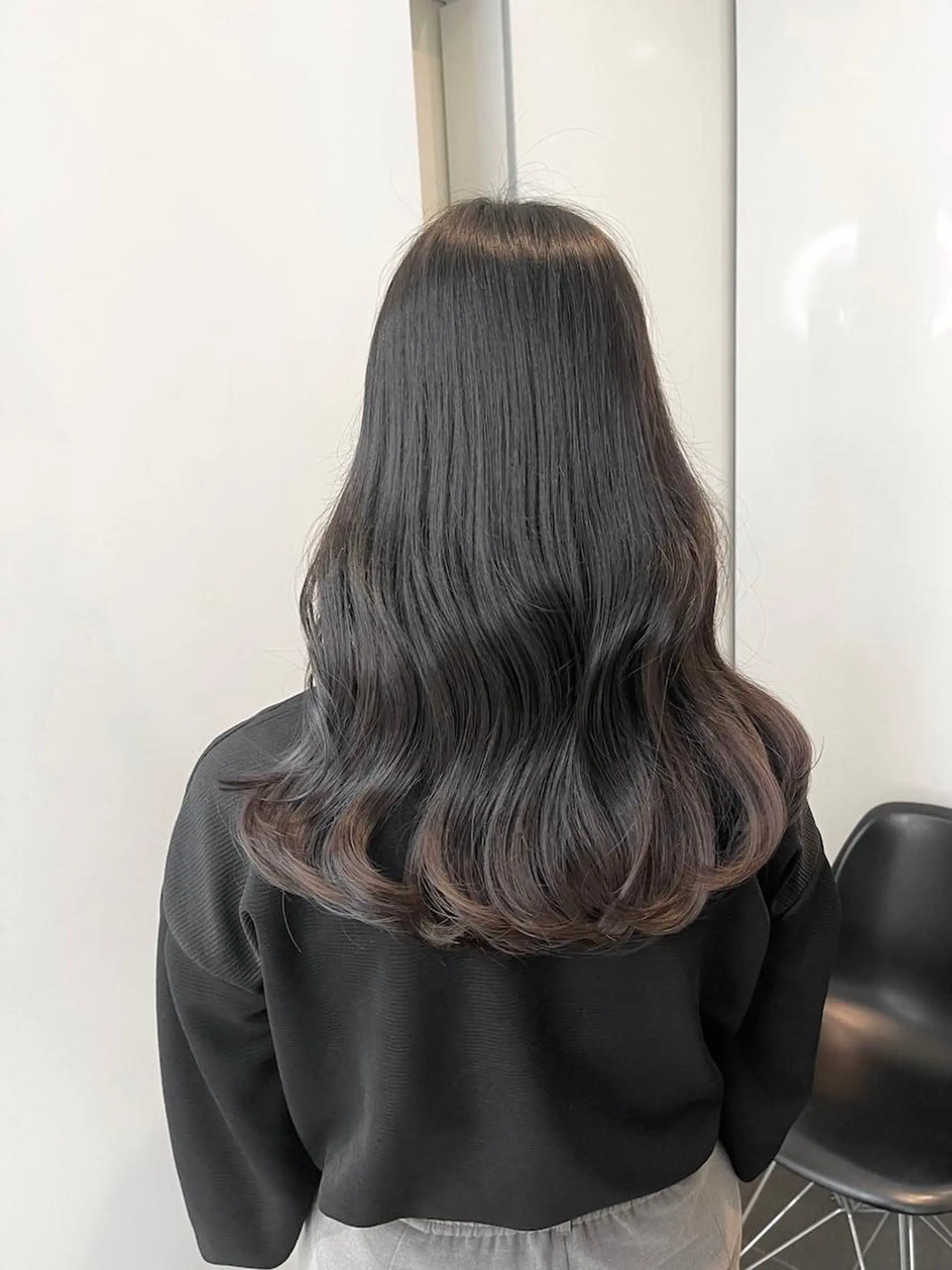 ロング カラー アディクシーカラー アッシュ ブルーカラー ダークアッシュ グレージュ ヘアカラー 【公式】amble luxe 中野のヘアスタイル