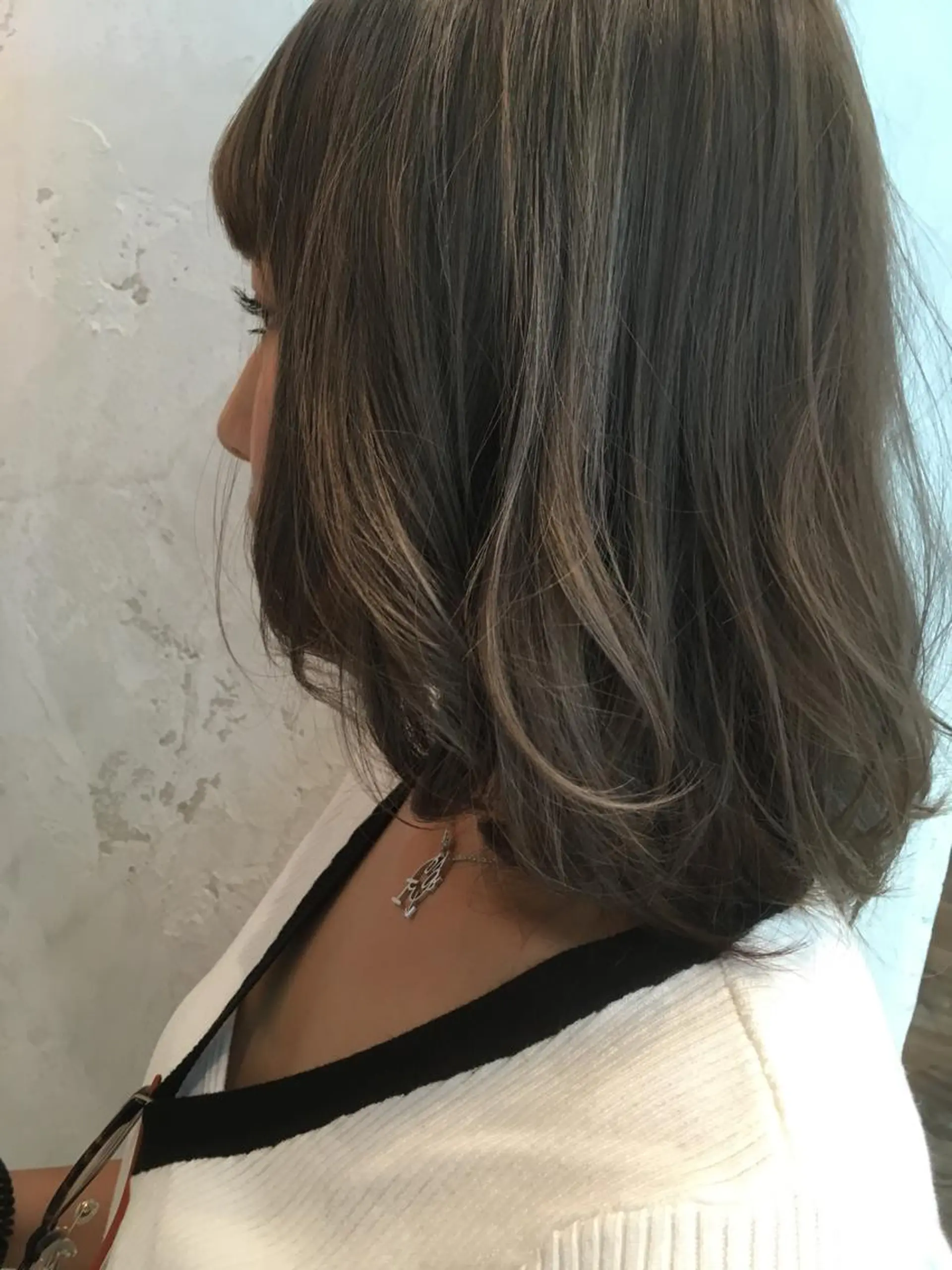 ミディアム カラー アッシュ ベージュカラー ハイライトカラー ハイライト 髪質改善✨艶髪✨ 古寺隆佑のヘアスタイル