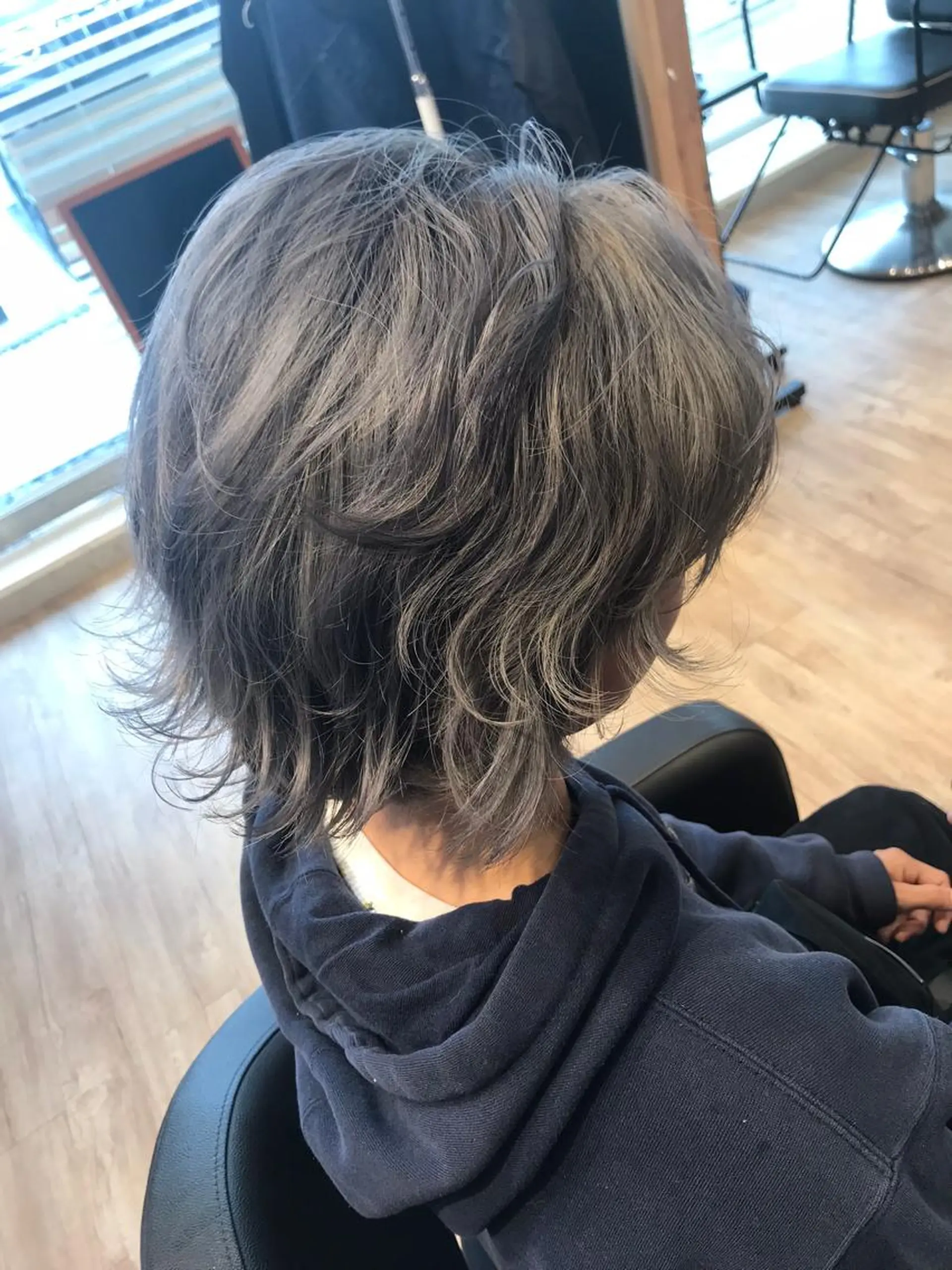 ショート カラー シルバー ヘアカラー 大久保 隆蔵のヘアスタイル