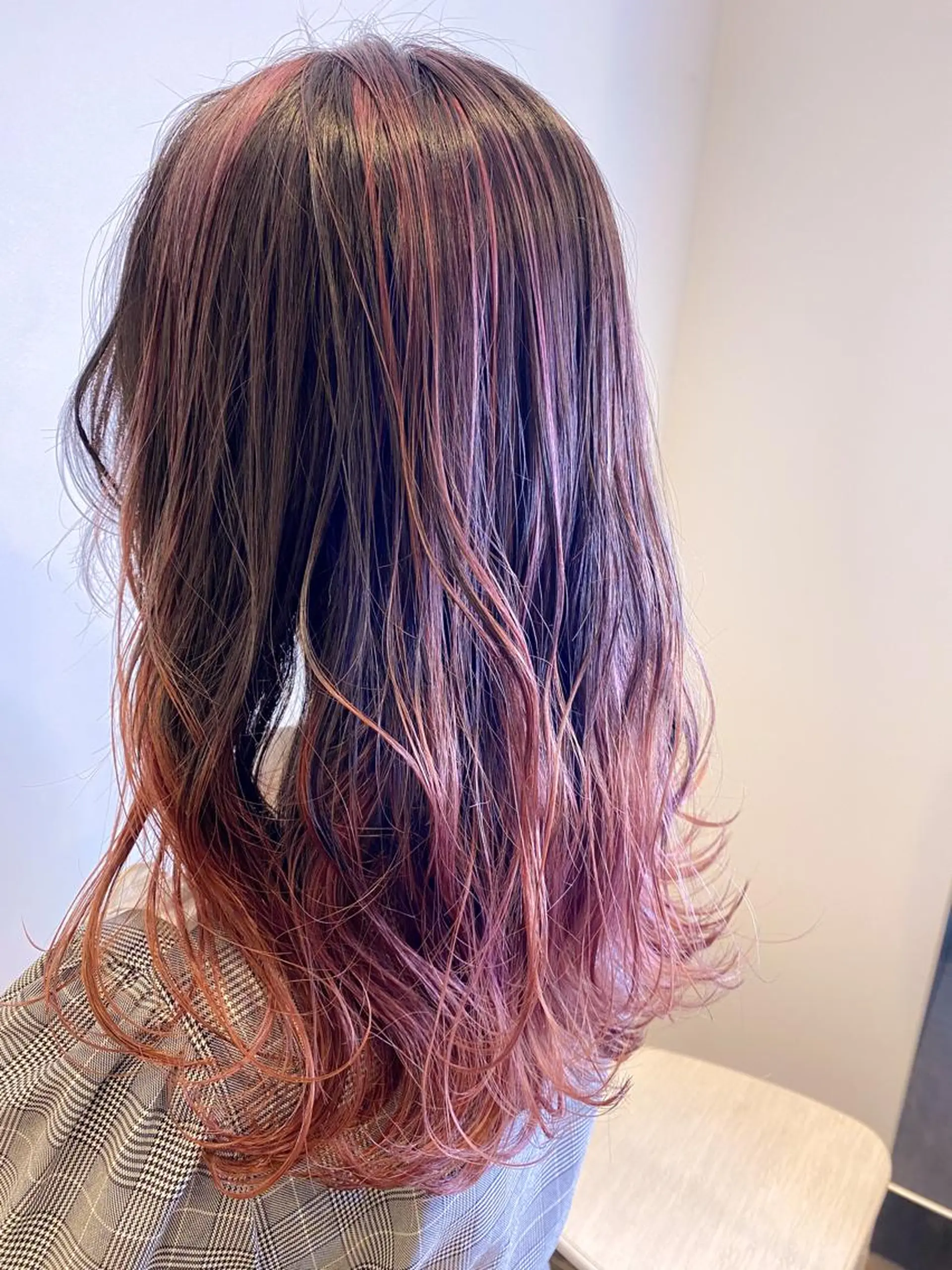 ロング カラー バレイヤージュ ピンクカラー レイヤーカット ハイライト/ブリーチ バレイヤージュ関佳祐のヘアスタイル