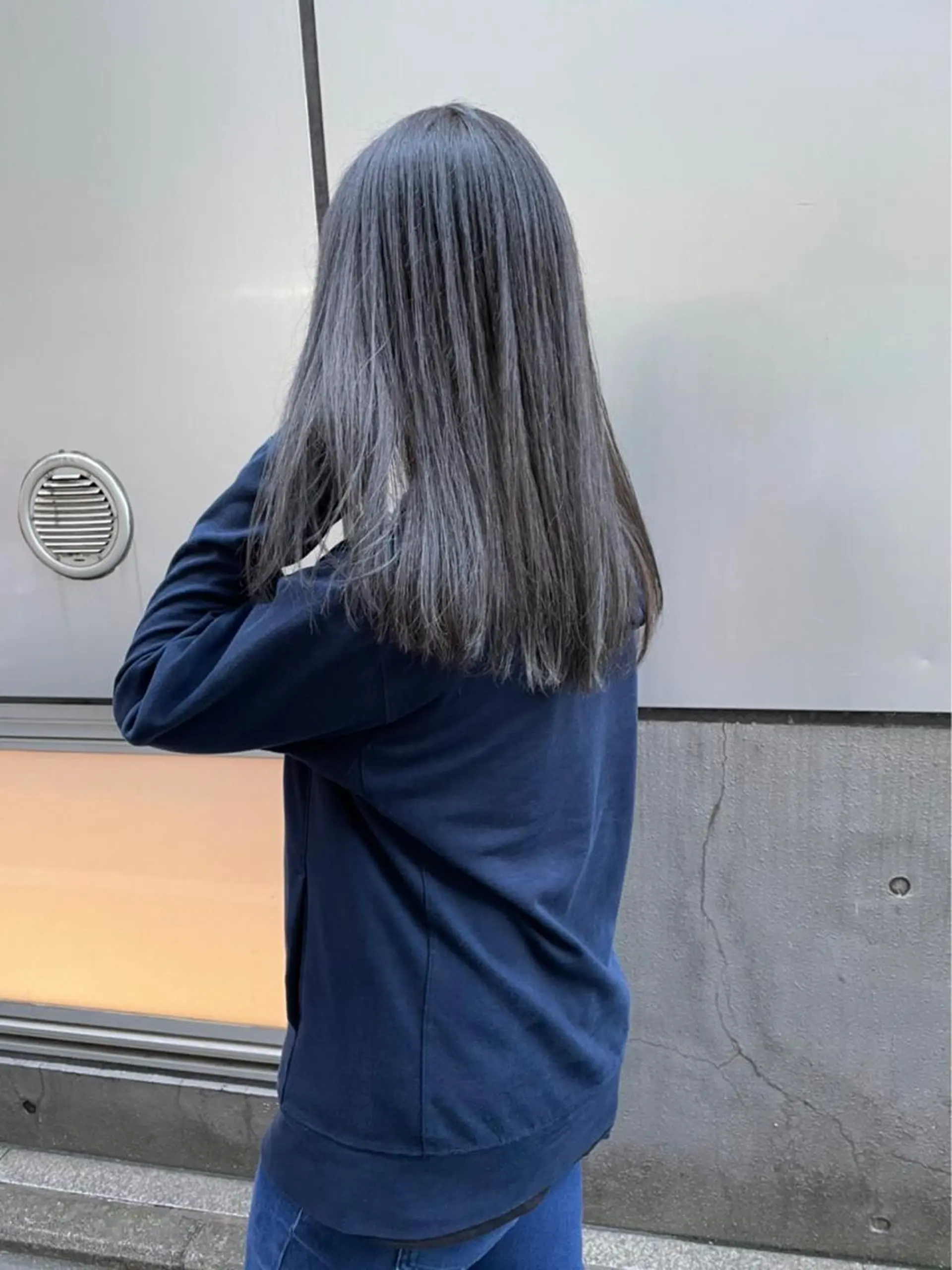 セミロング カラー アッシュ オリーブアッシュ JIL BLAN 京都所属・RU RIのヘアスタイル