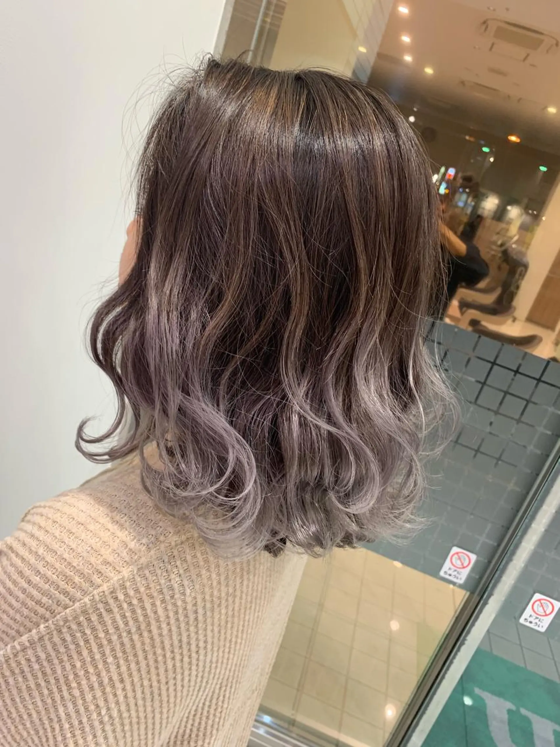 ショート カラー グレージュ カット ヘアカラー N° jillva ♦️川端裕司♦️のヘアスタイル
