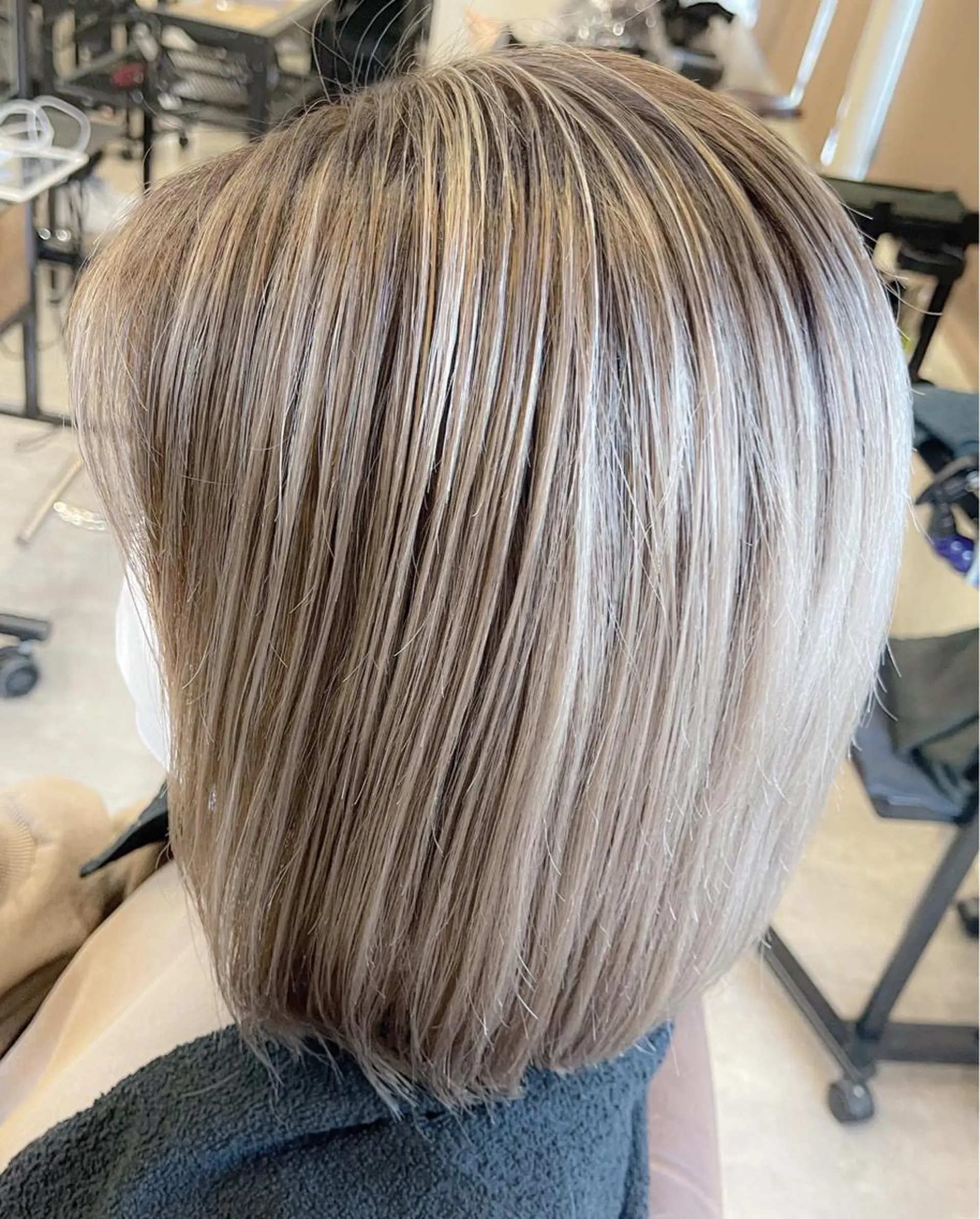 ショート カラー アディクシーカラー ブリーチ ケアブリーチ ダブルカラー ハイライトカラー OAK溝の口 𖠋SHINYAのヘアスタイル