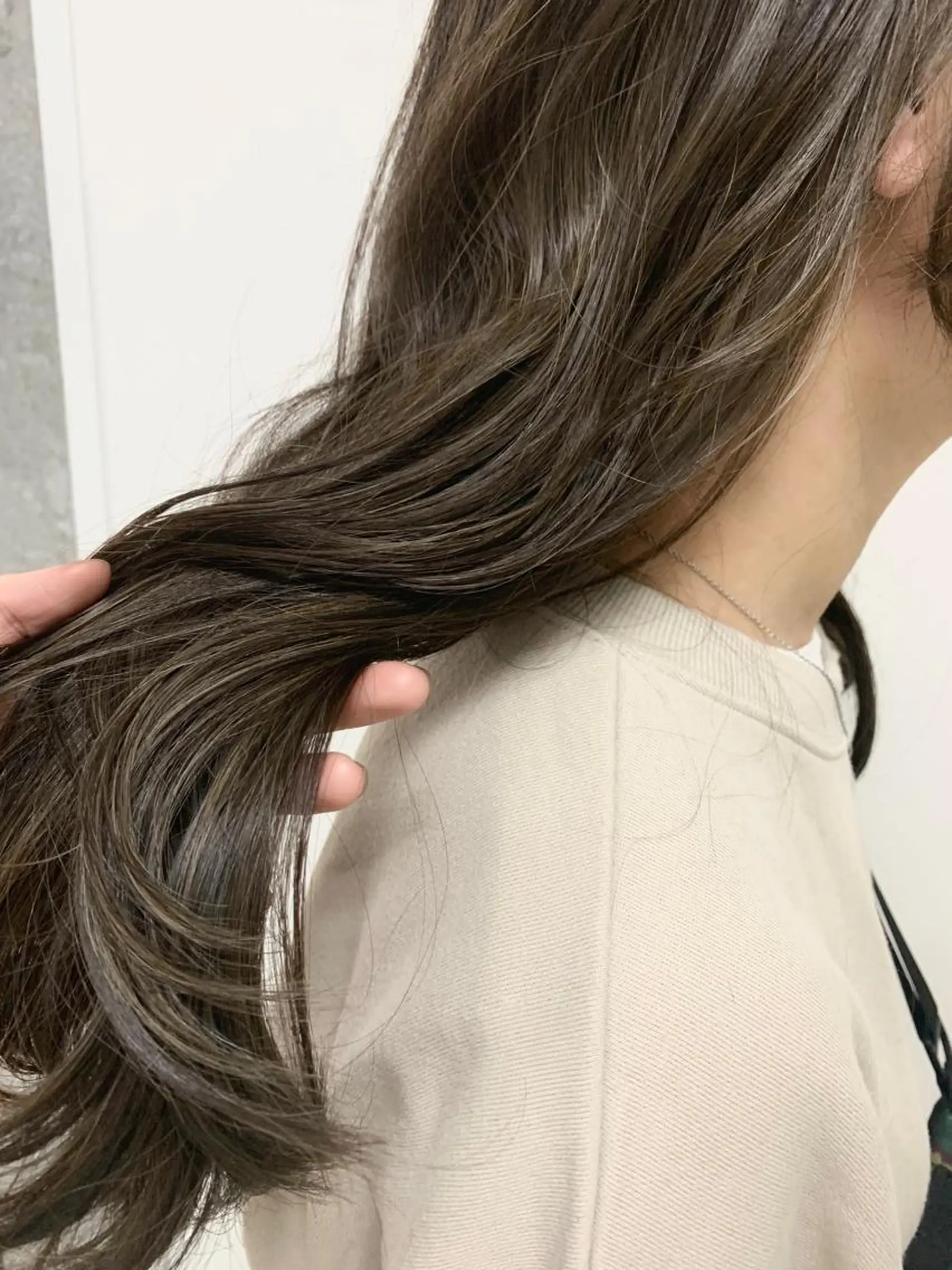 ロング カラー ハイライトカラー ハイライト カット ヘアカラー トリートメント 山下 千明のヘアスタイル