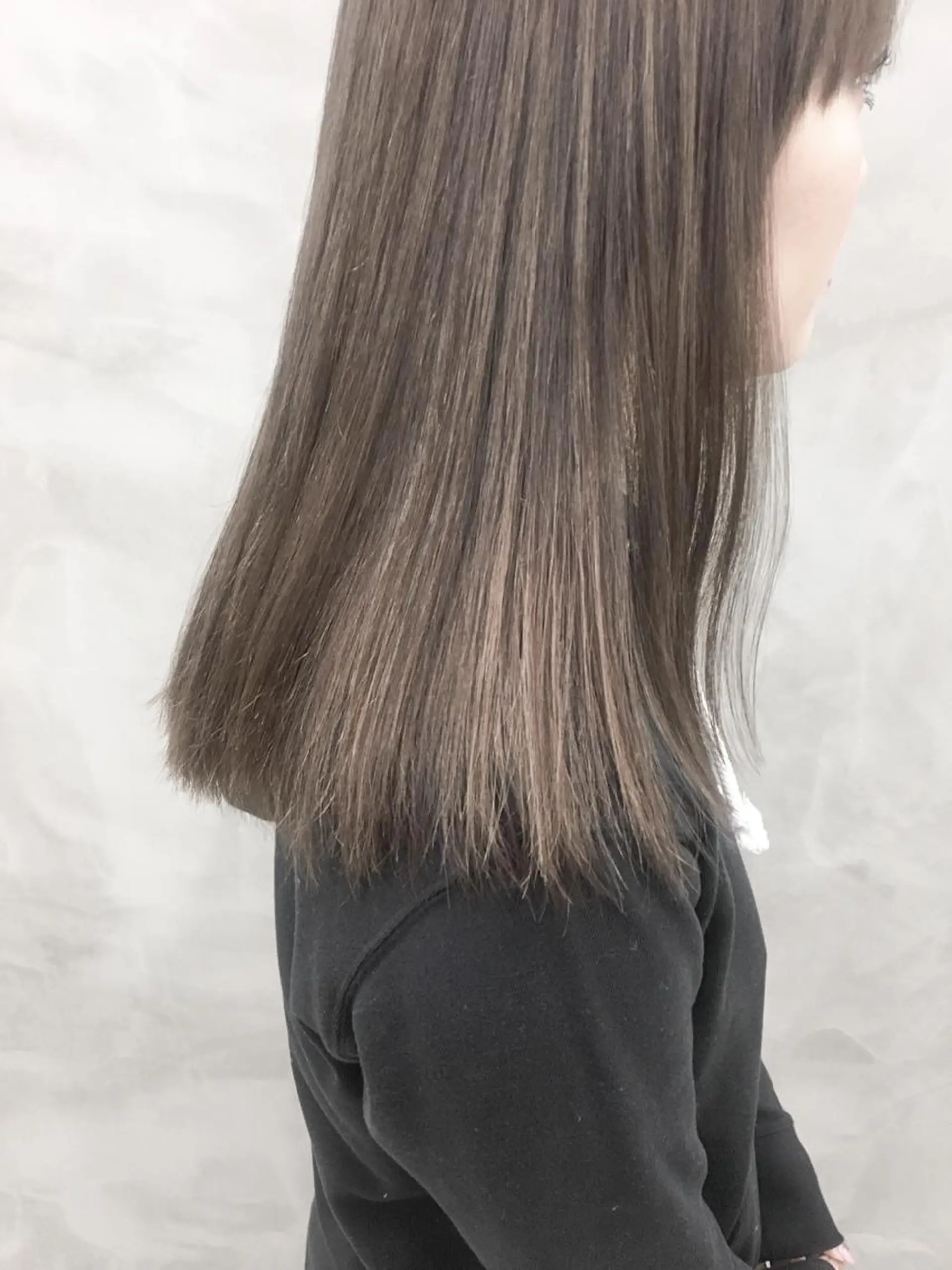 カラー ベージュカラー デザインカラー フォギーベージュ ハイライトカラー イルミナカラー ヘッドスパ (女性限定)🍋モエのヘアスタイル