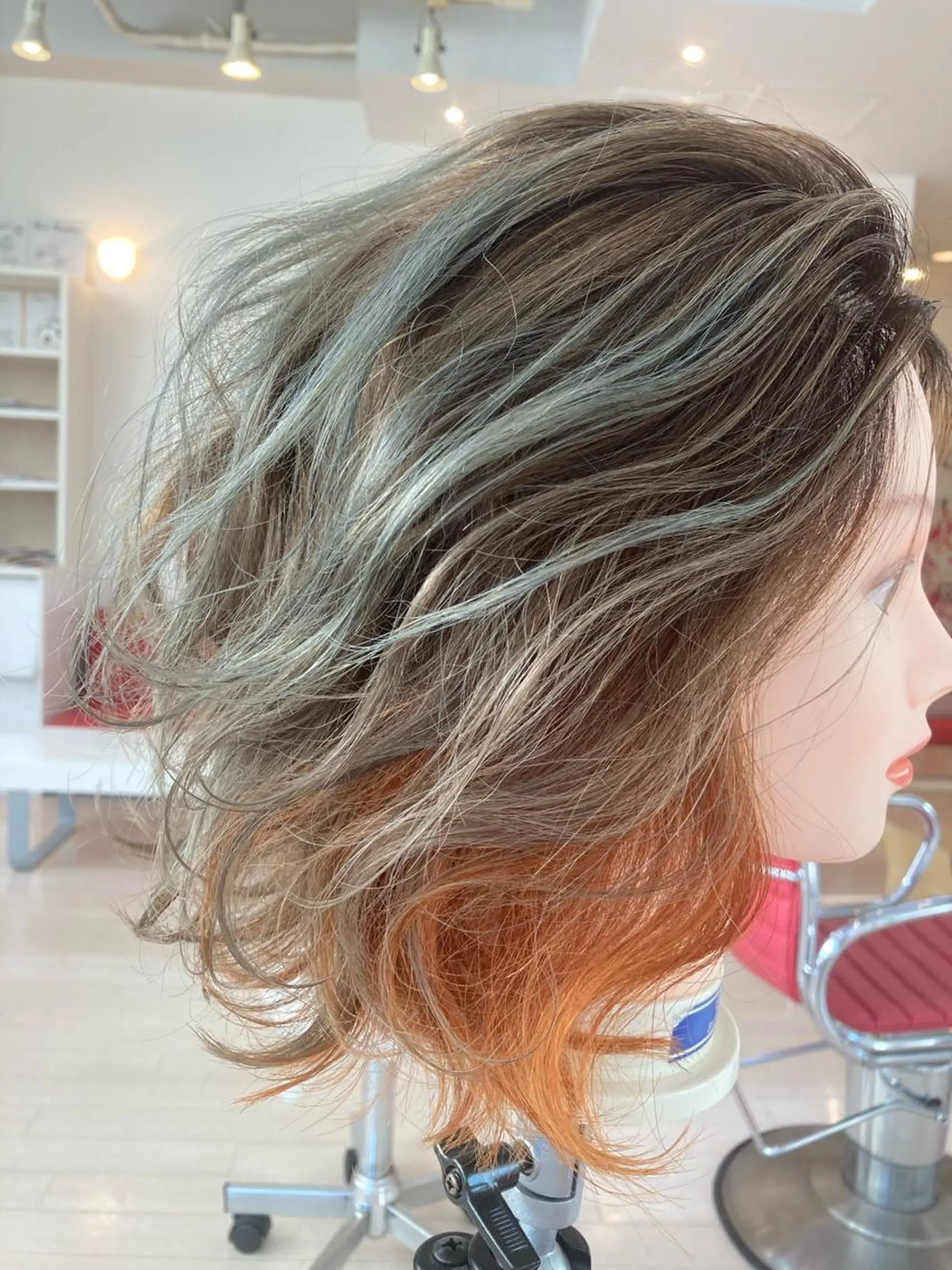 カラー PazRood 山下のヘアスタイル