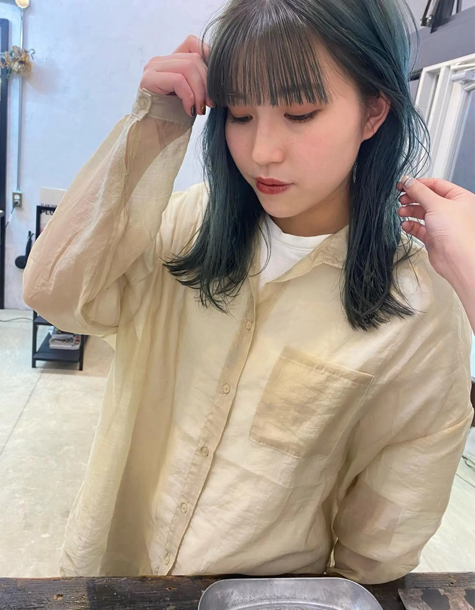 セミロング イタヤ マイカのヘアスタイル