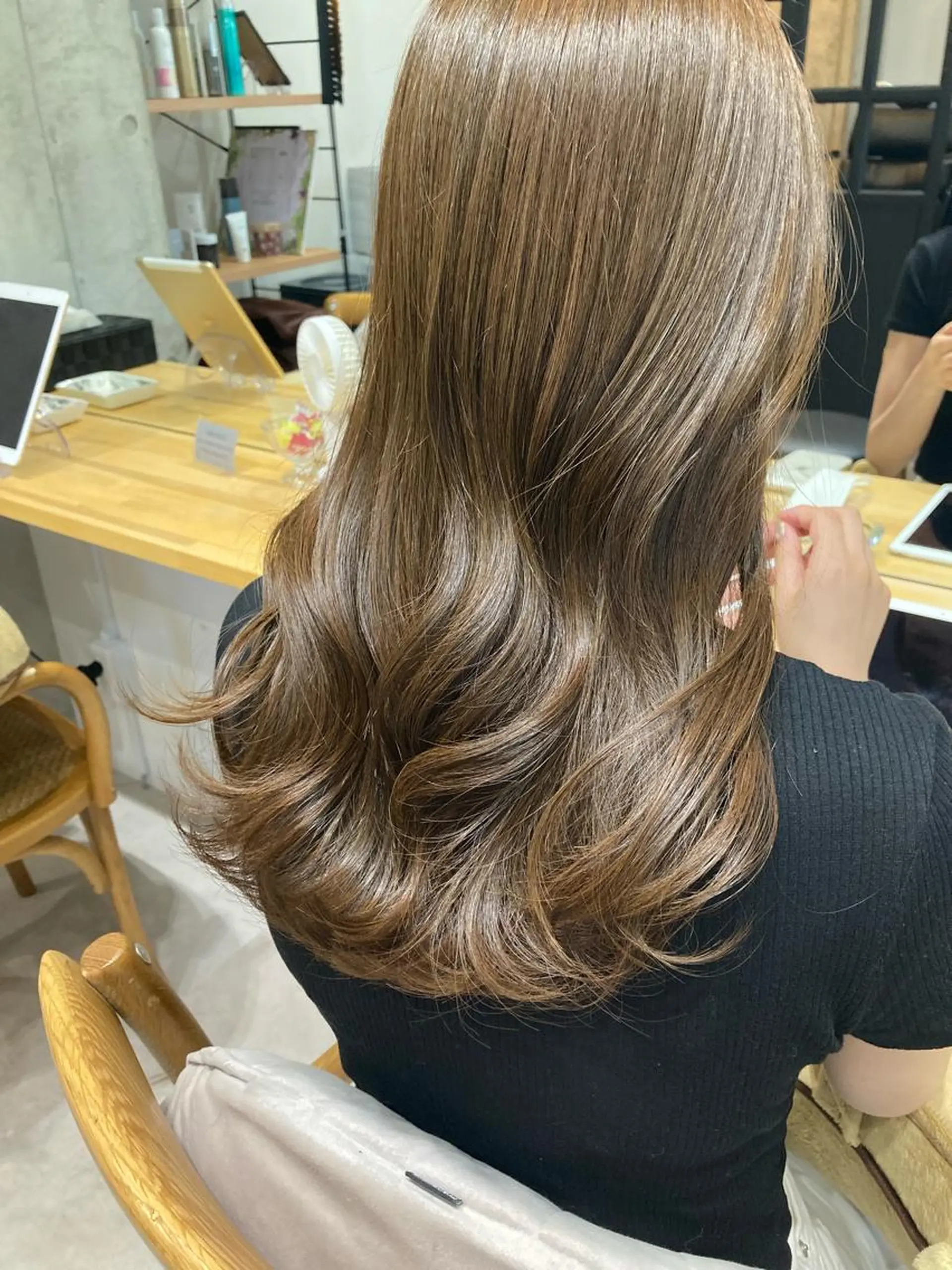 セミロング ✨色持ちの良い艶 カラー✨蟹江真世のヘアスタイル