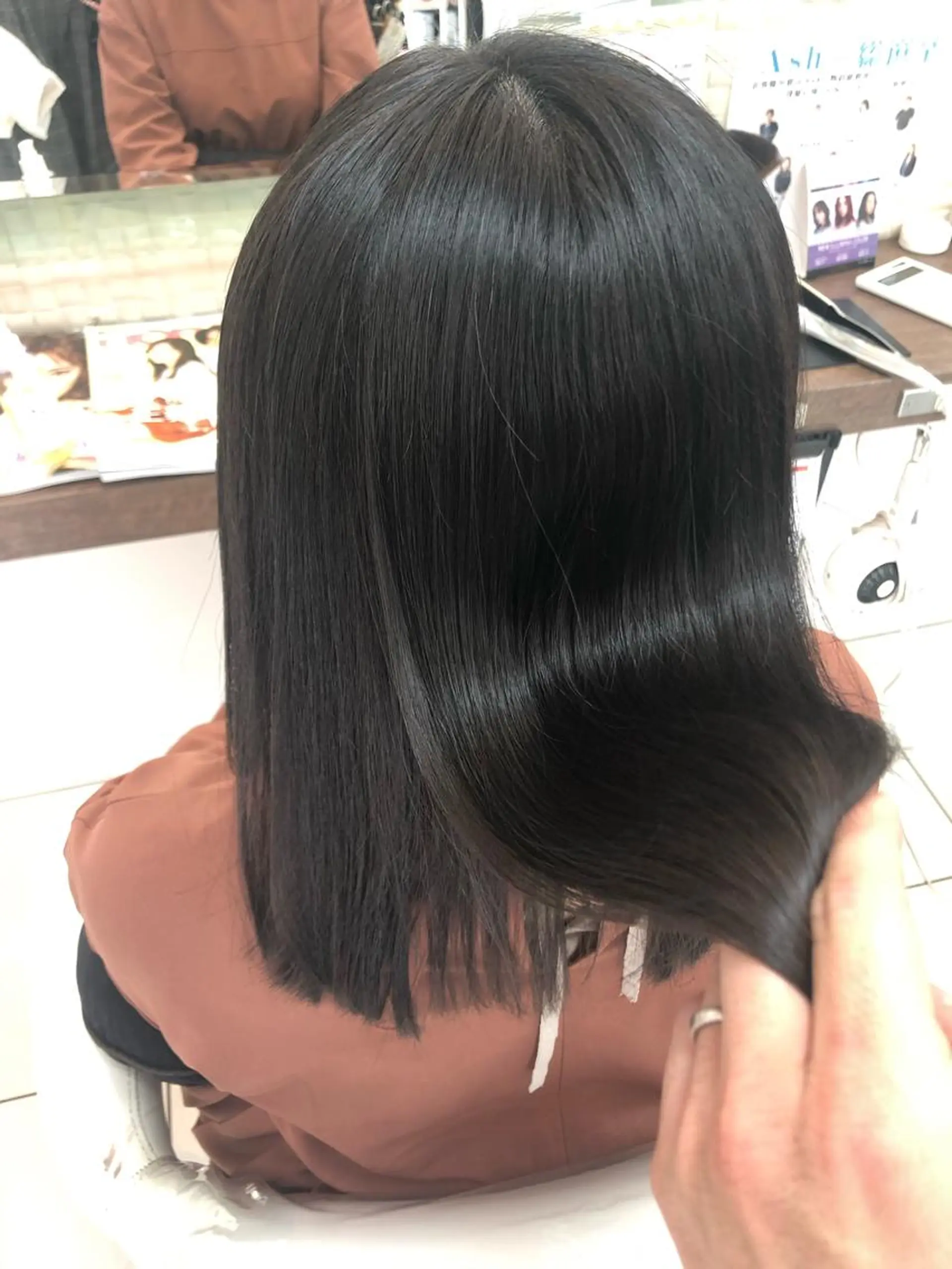 ミディアム カット 縮毛矯正 トリートメント 🔥店長 原田🔥 Ash日野店のヘアスタイル