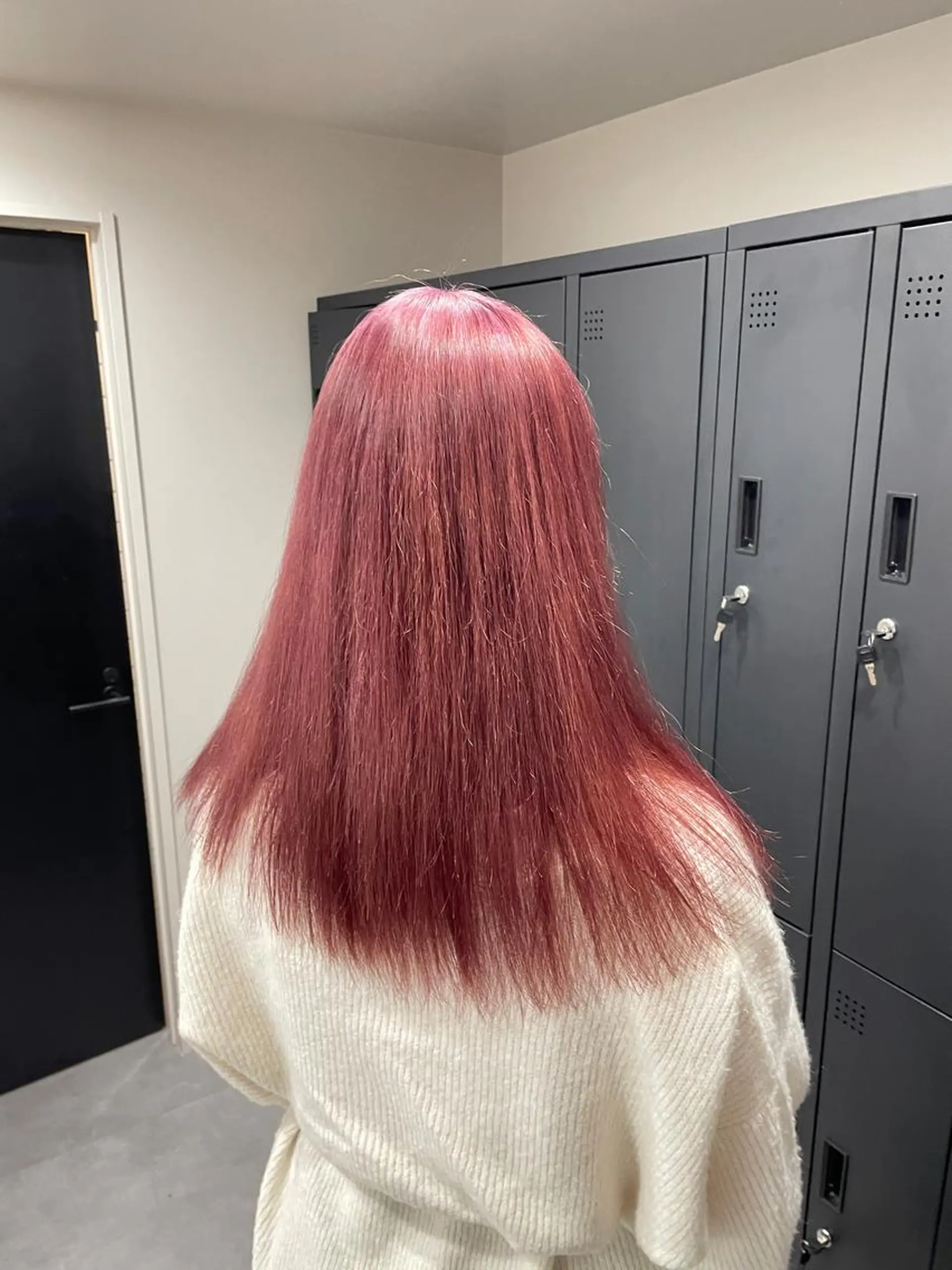 ロング カラー 切りっぱなしボブ レイヤー/縮毛矯正のヘアスタイル