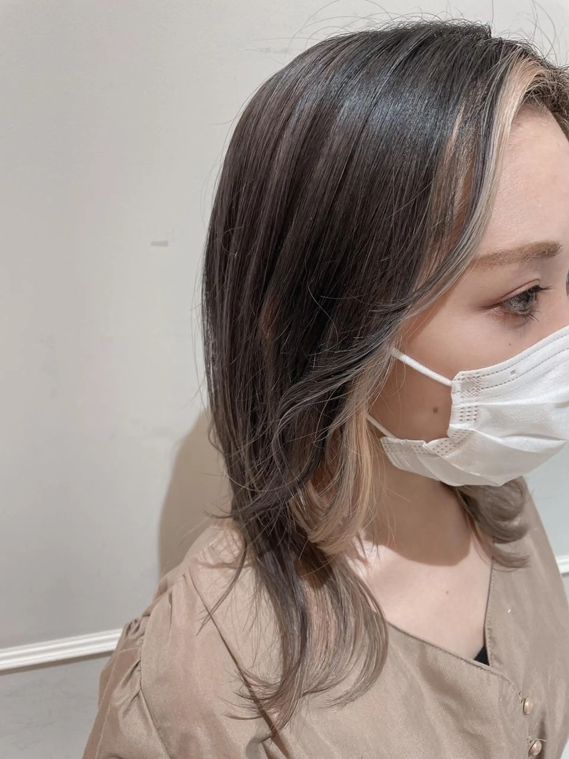 ミディアム カラー ミストバング ベージュカラー ダークグレー フェイスフレーミング カット ヘアカラー トリートメント 🦖鶴岡 香純🦖のヘアスタイル
