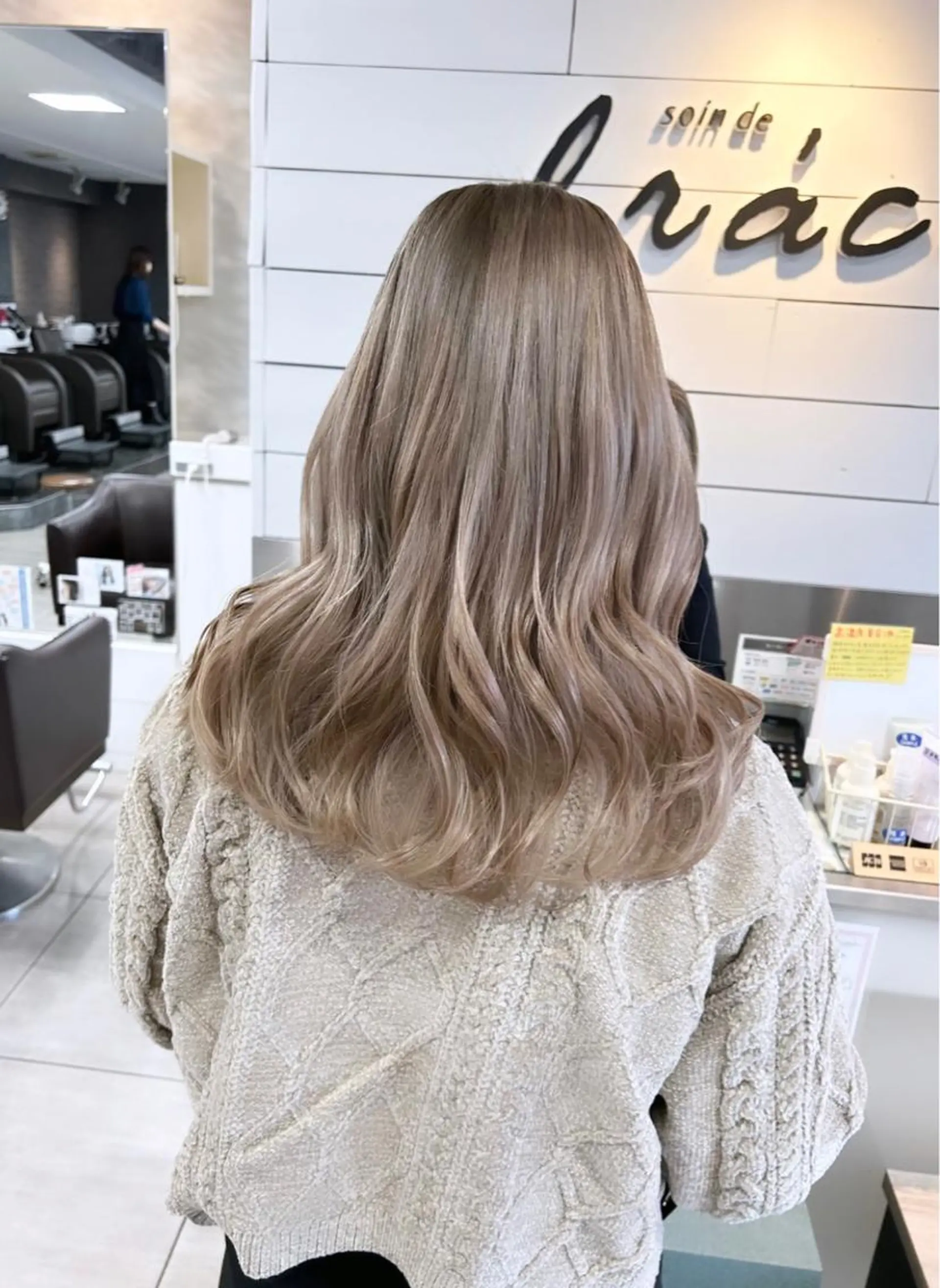 セミロング カット ヘアカラー 🫧艶髪カラー🫧 森本くるみのヘアスタイル
