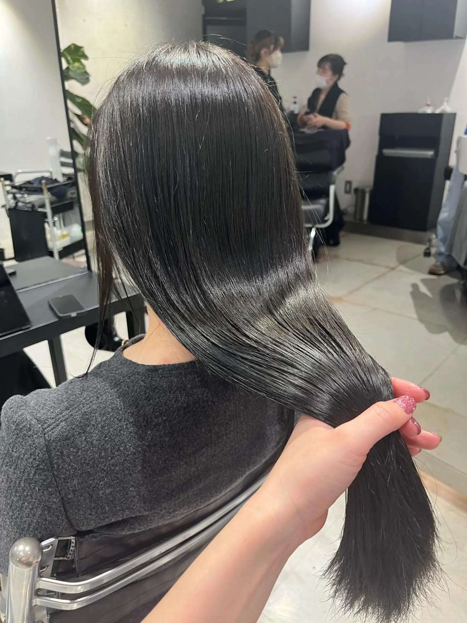 ロング カラー パーマ ヘアアレンジ ヘアカラー トリートメント 透明感/オリーブ/ グレージュ/YUKAのヘアスタイル