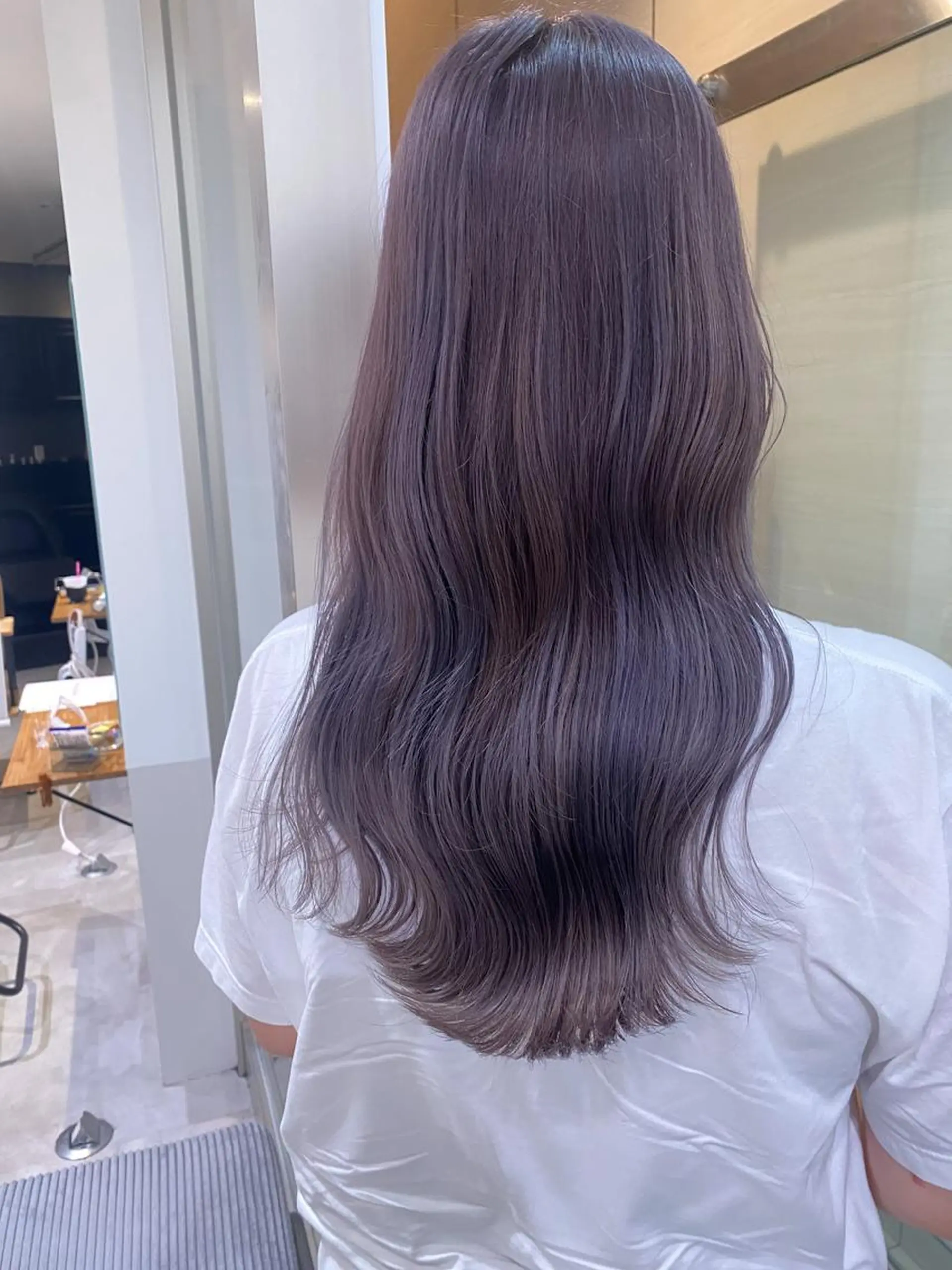 ロング カラー ブリーチ パープルカラー トリートメント 顔まわりカラー特化 赤津百合絵のヘアスタイル