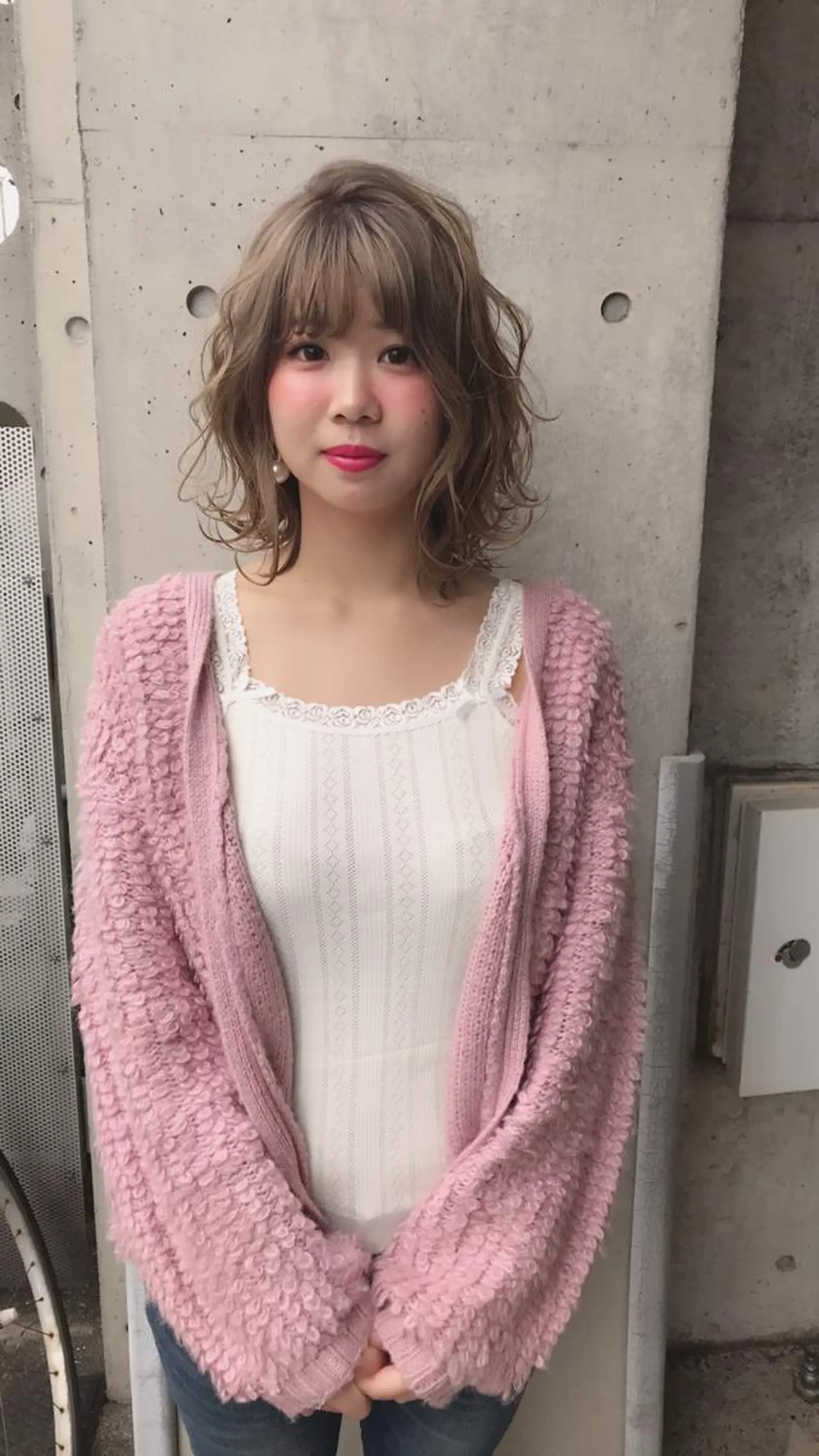 ミディアム カラー ベージュカラー 及川 光のヘアスタイル