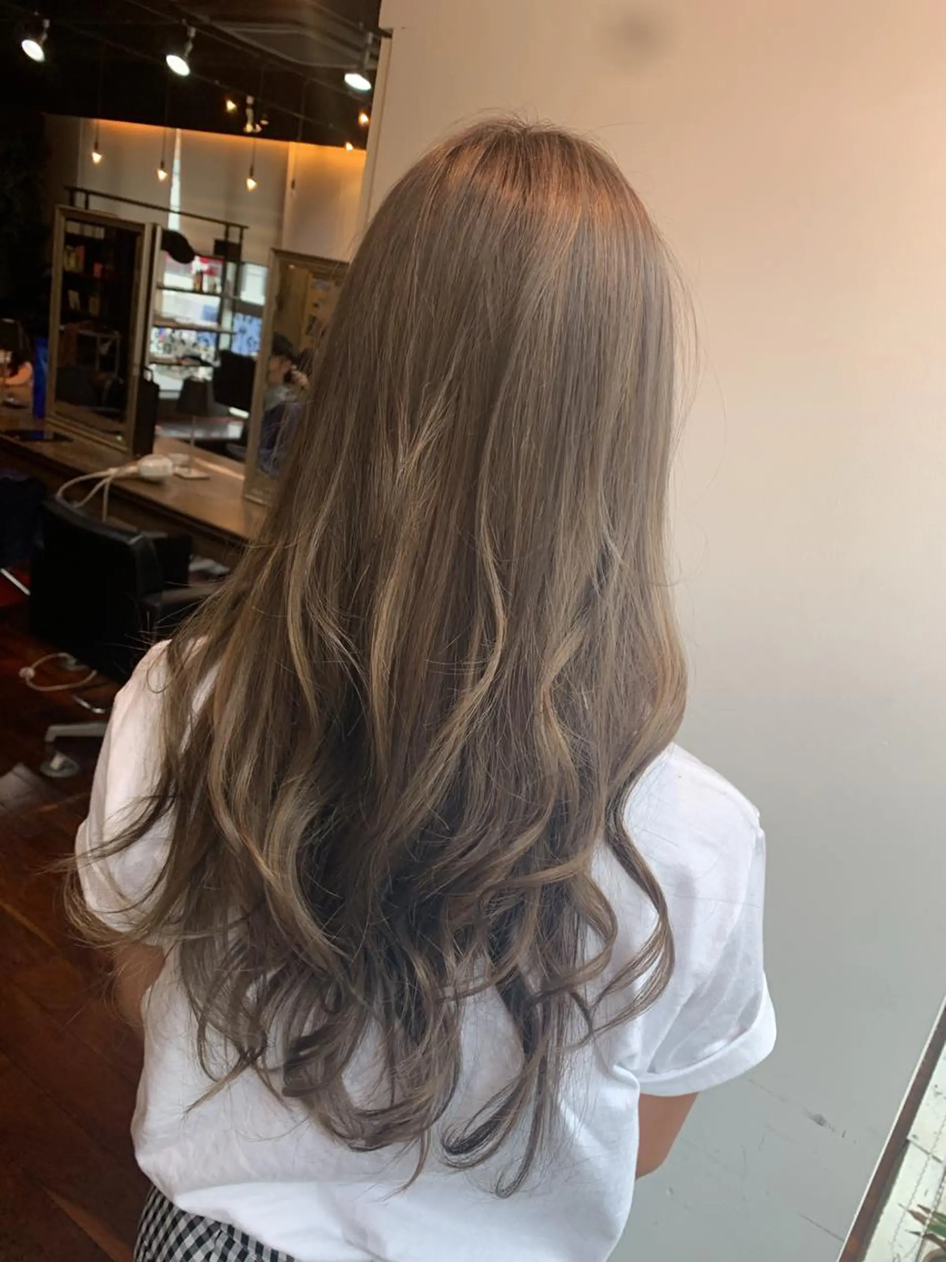 ロング カラー カット ヘアカラー トリートメント 吉本 yoshimotoのヘアスタイル