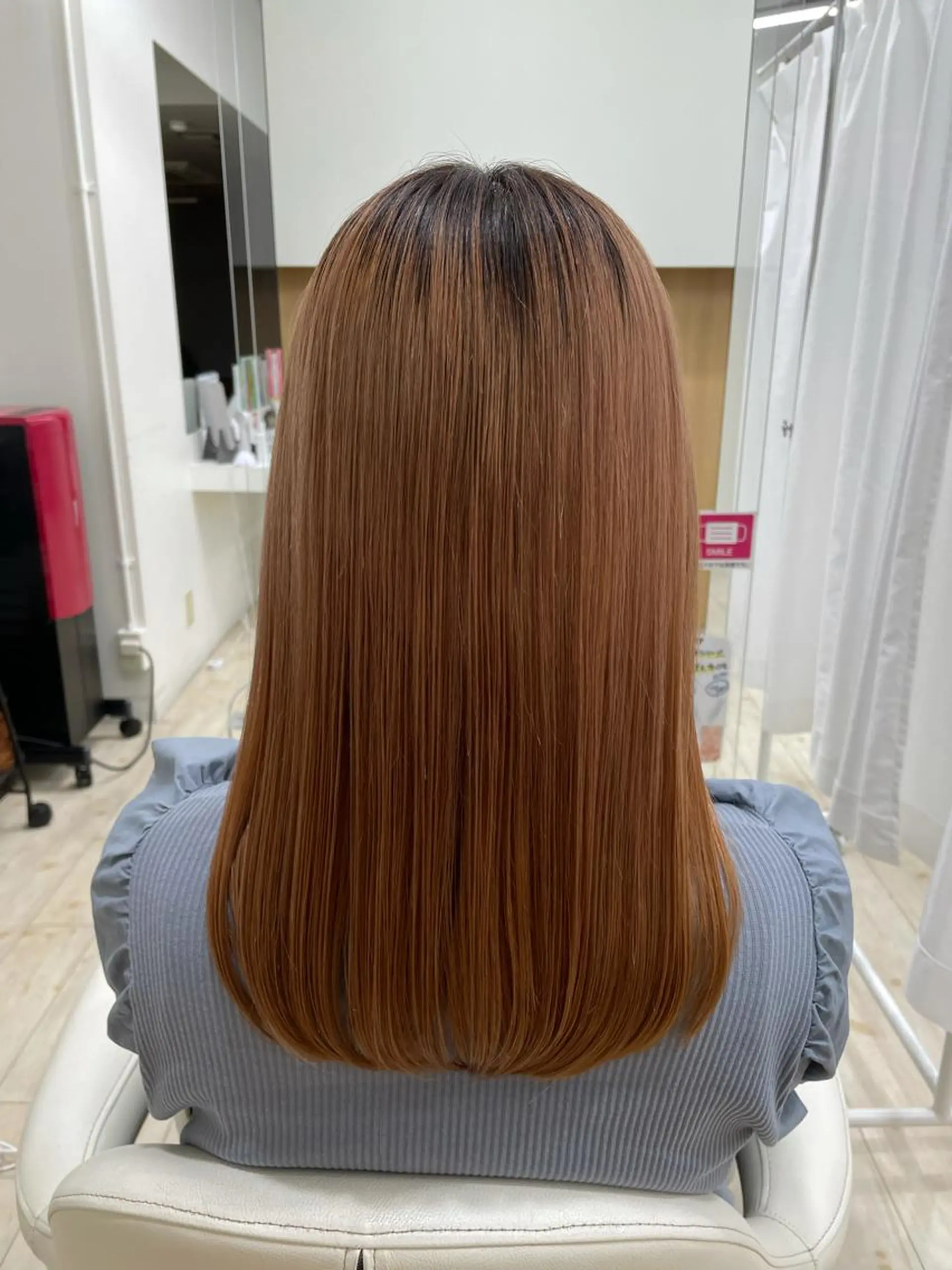 セミロング 心斎橋/海外レイヤー 募集中三好玲奈のヘアスタイル