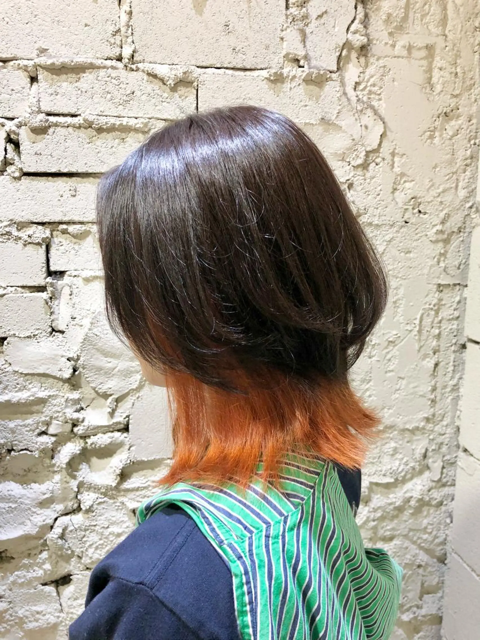 ミディアム カラー オレンジ ウルフカット 興津/韓国レイヤー ダブルカラー美髪縮毛のヘアスタイル