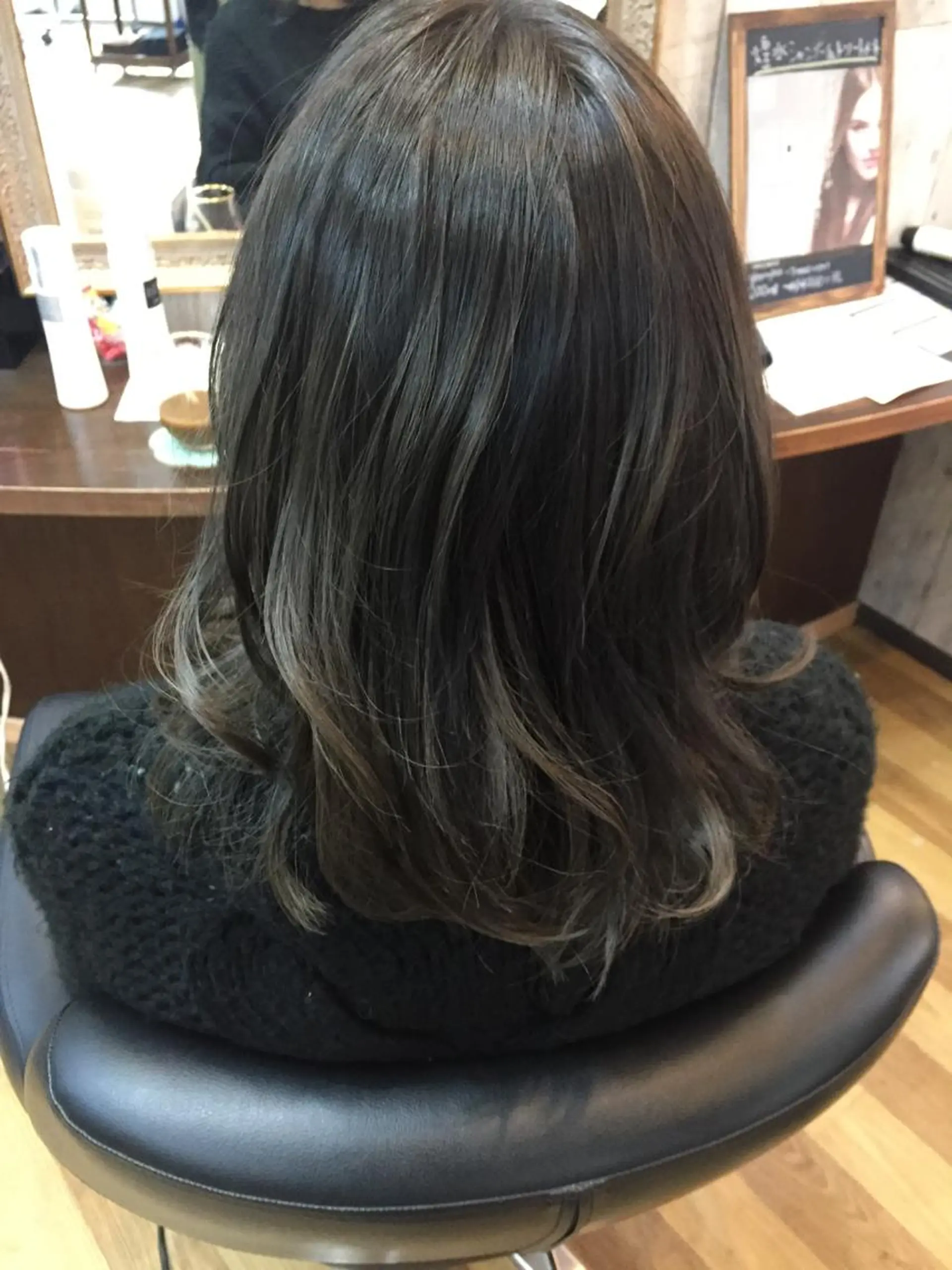 カラー 中山 ルミ子のヘアスタイル