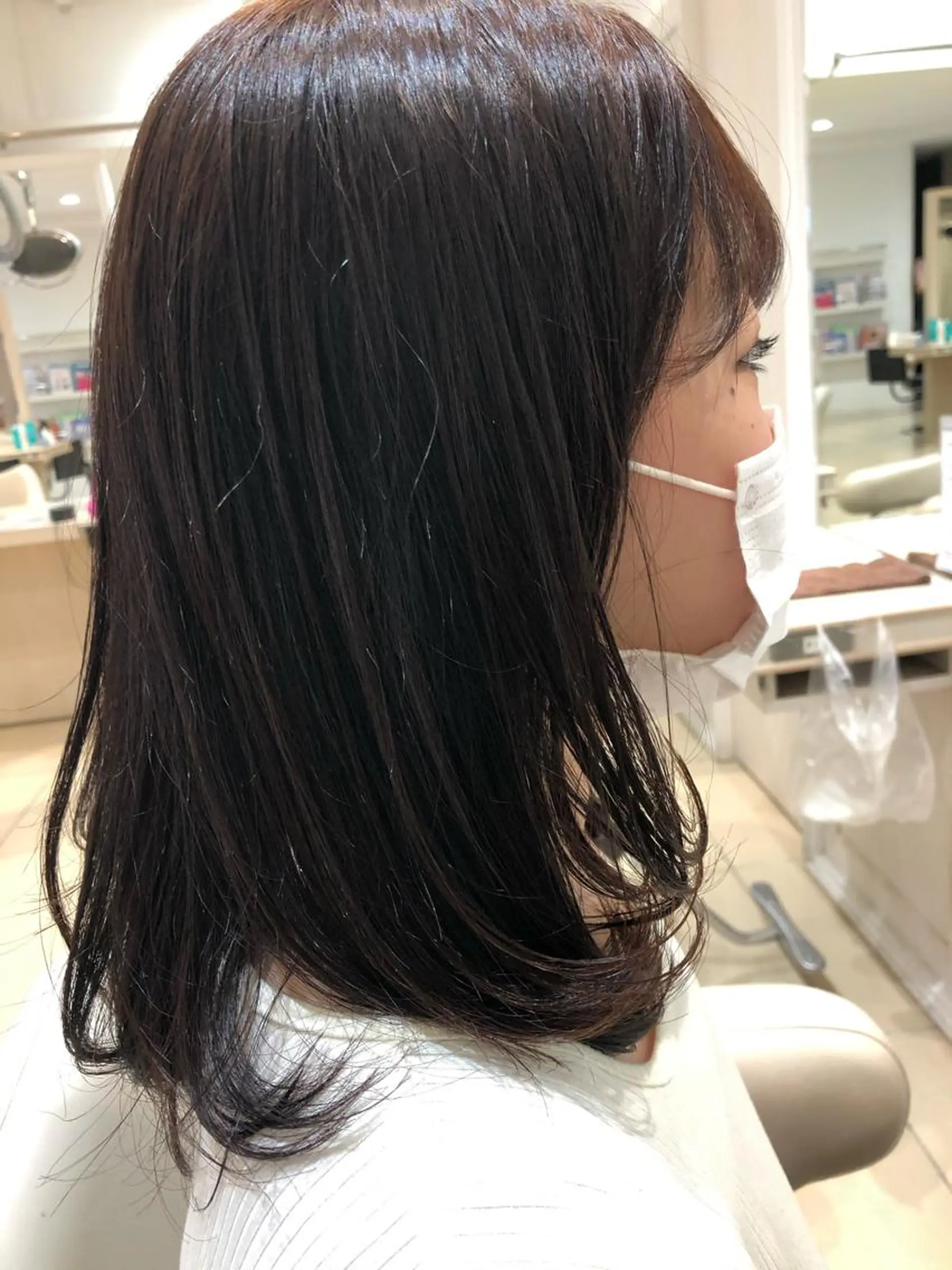 セミロング カジサ ケイコのヘアスタイル