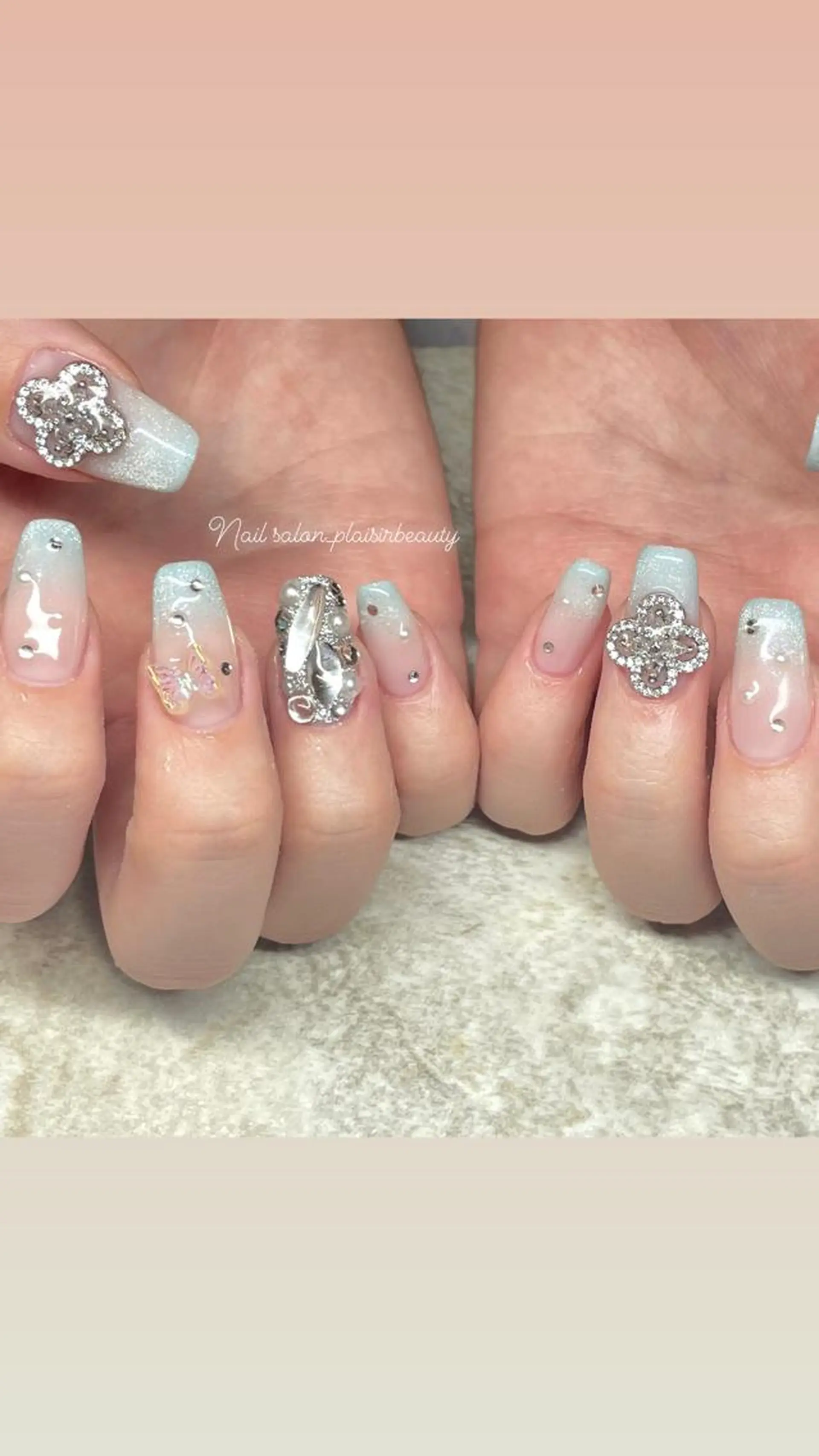 ネイル グラデーション ラメ(グリッター) ラメグラデーション 持ち込み オフィスネイル ハンドネイル Plaisir beautyのネイルデザイン