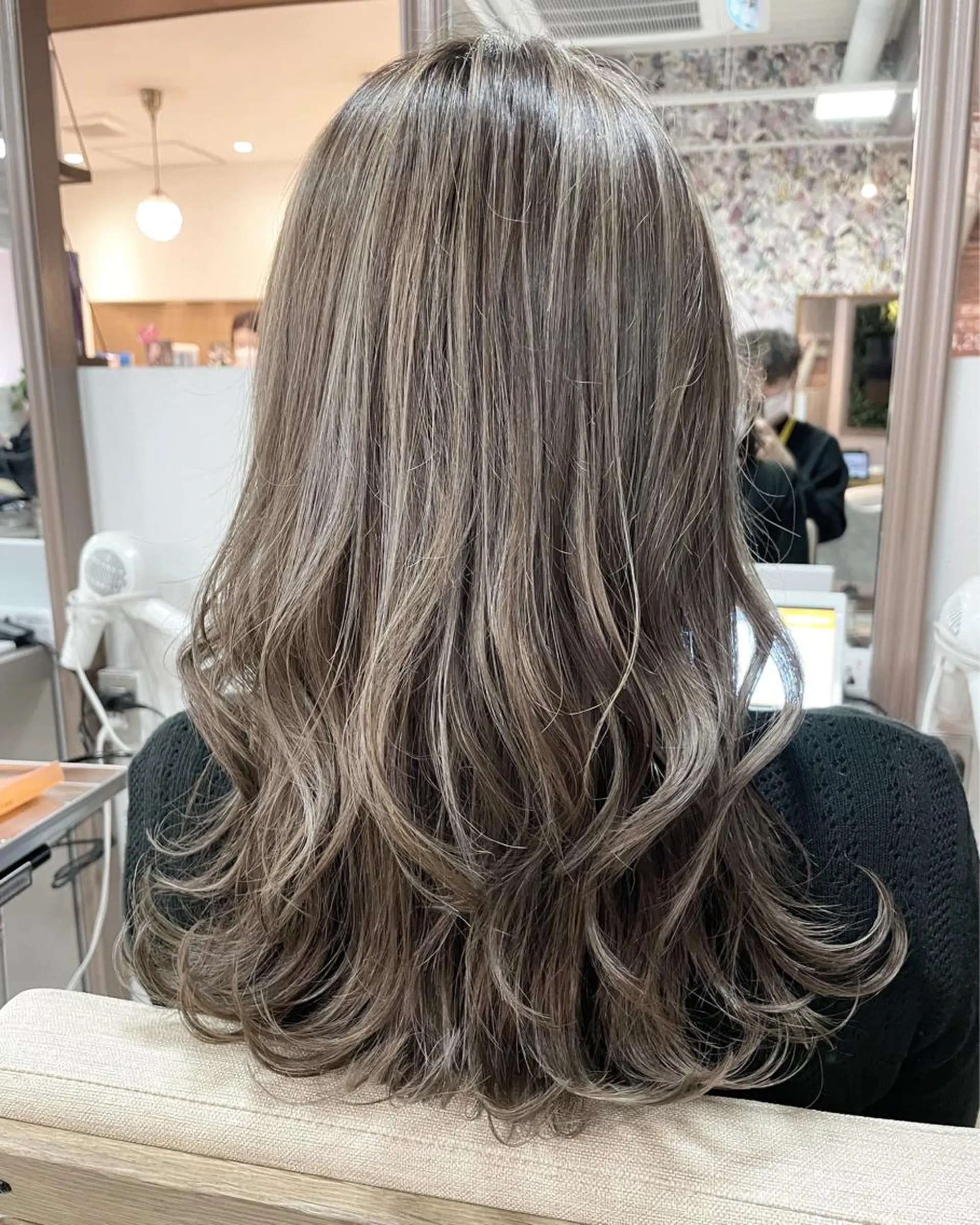 ロング TAKU 美容師のヘアスタイル