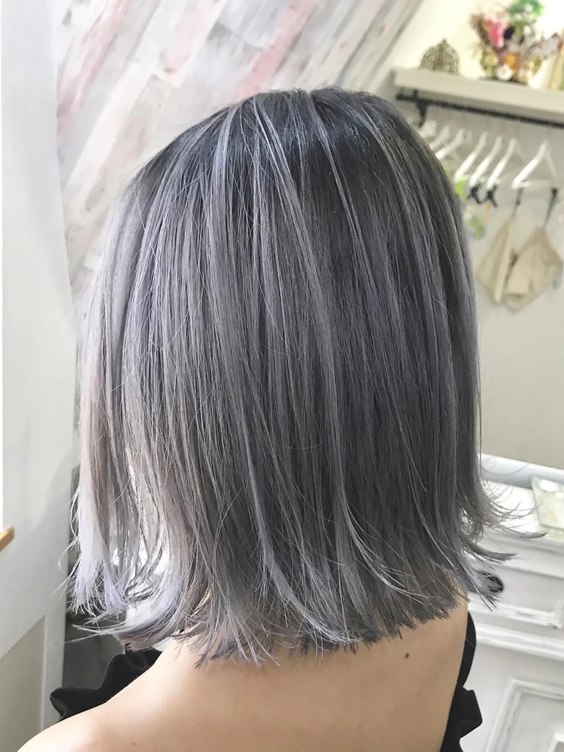 ショート カラー アッシュ アッシュグレー ブルーカラー シルバー ヘアカラー トリートメント 髪質改善/艶髪💎 ウエキ リカのヘアスタイル