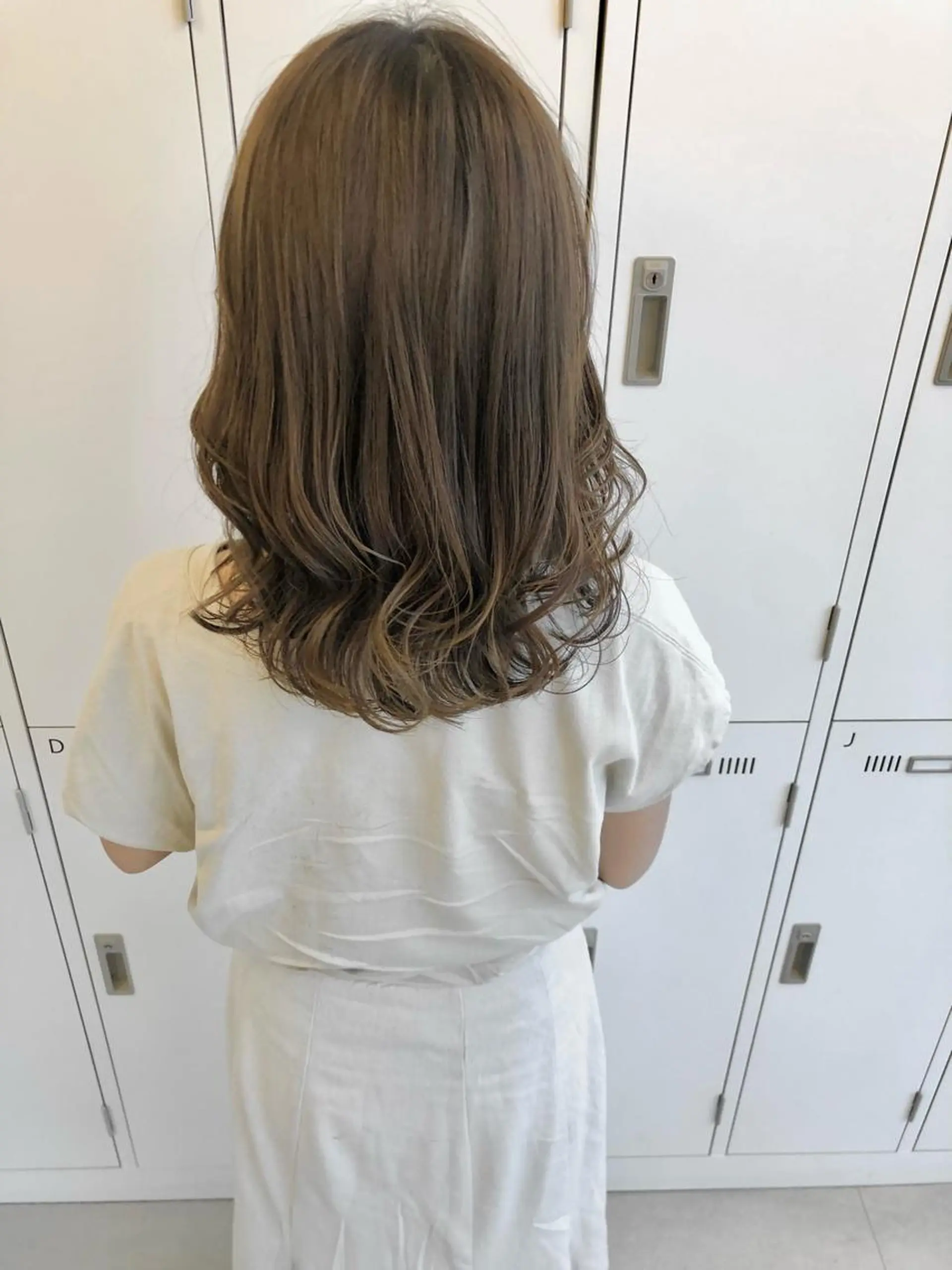 セミロング カラー ベージュカラー Saori / さおりのヘアスタイル